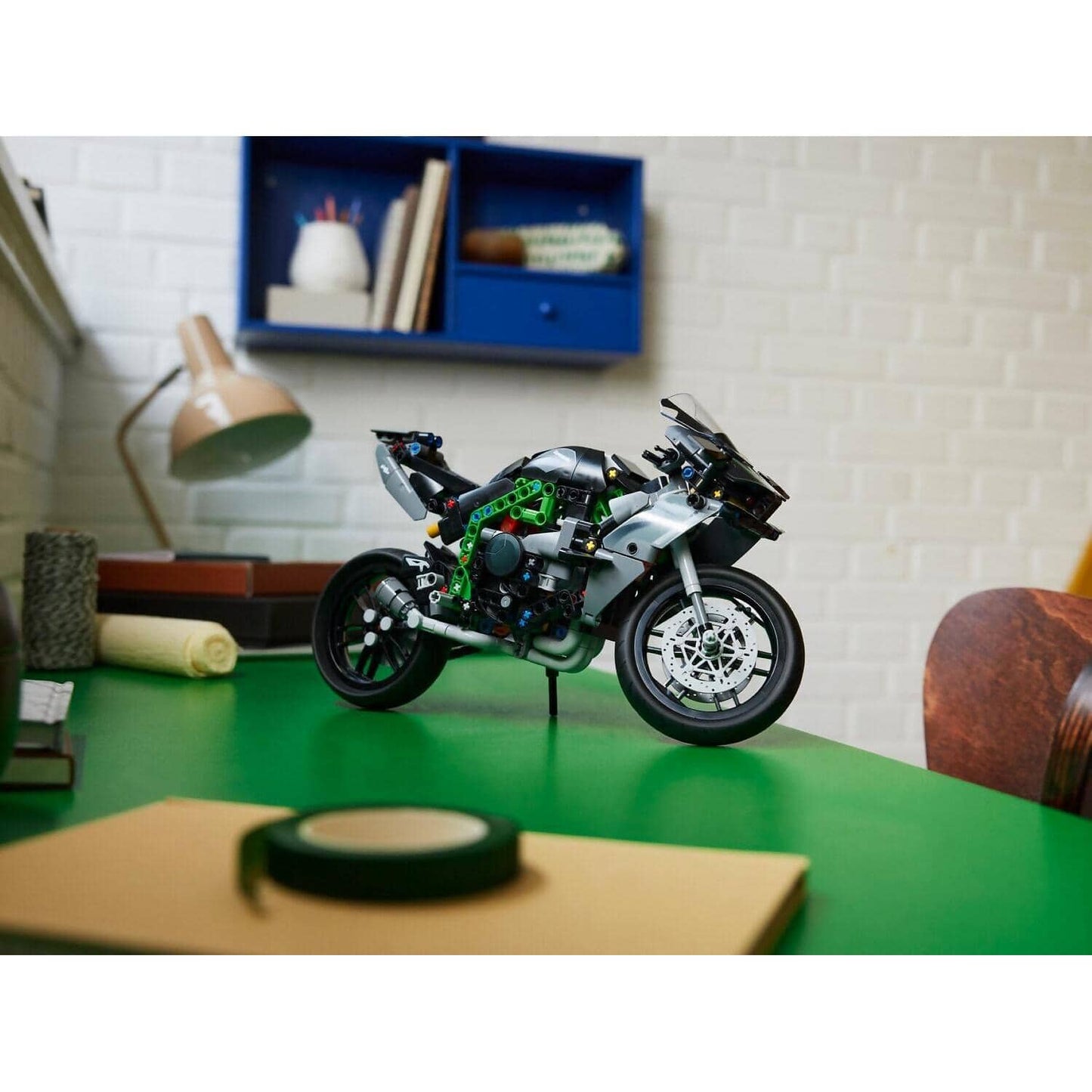 LEGO 42170 Kawasaki Ninja H2R Motorcycle - Technic