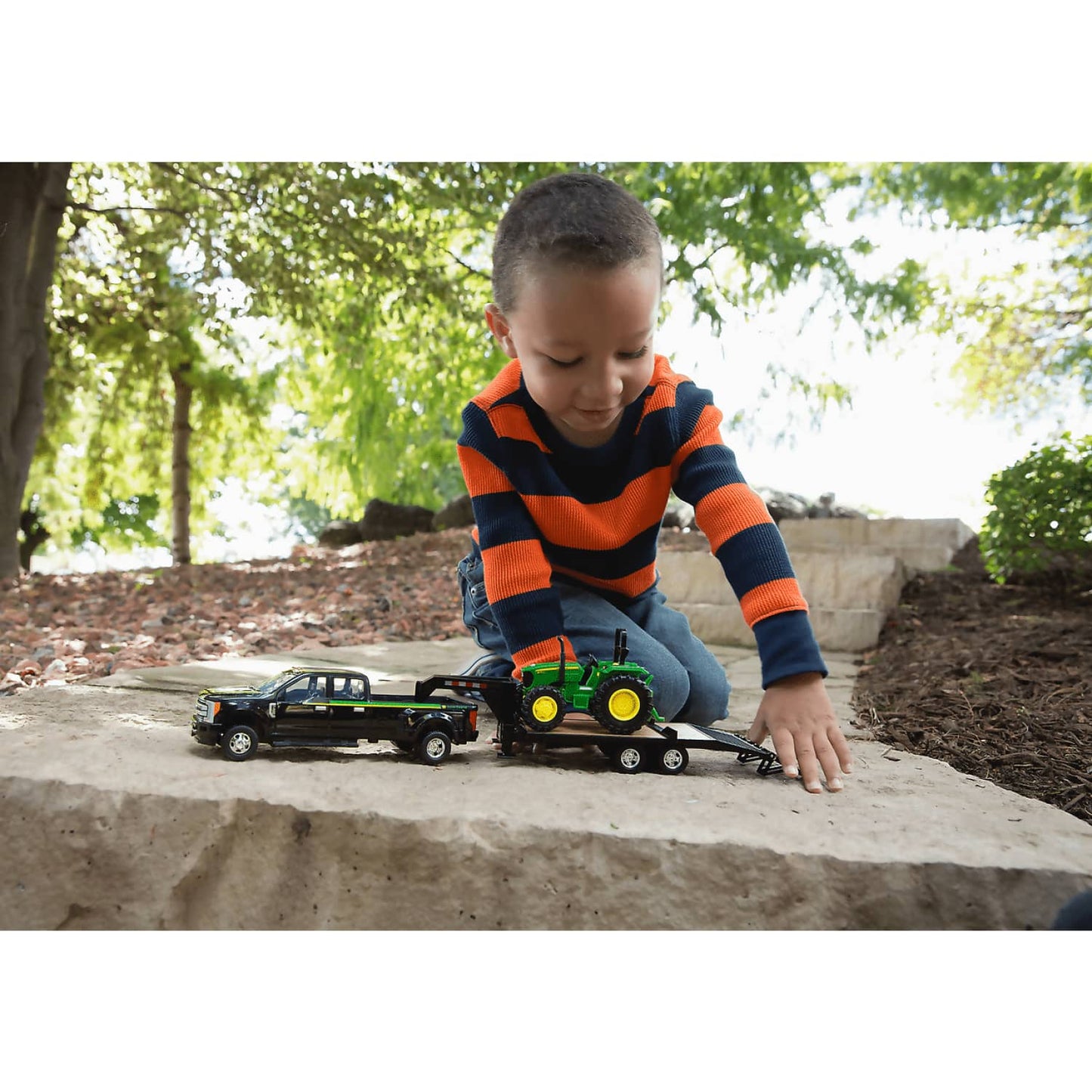 John Deere - 1:32 Scale 5075e Tractor W/ Ford F-350 Pickup And 5th Wheel Trailer - Tomy