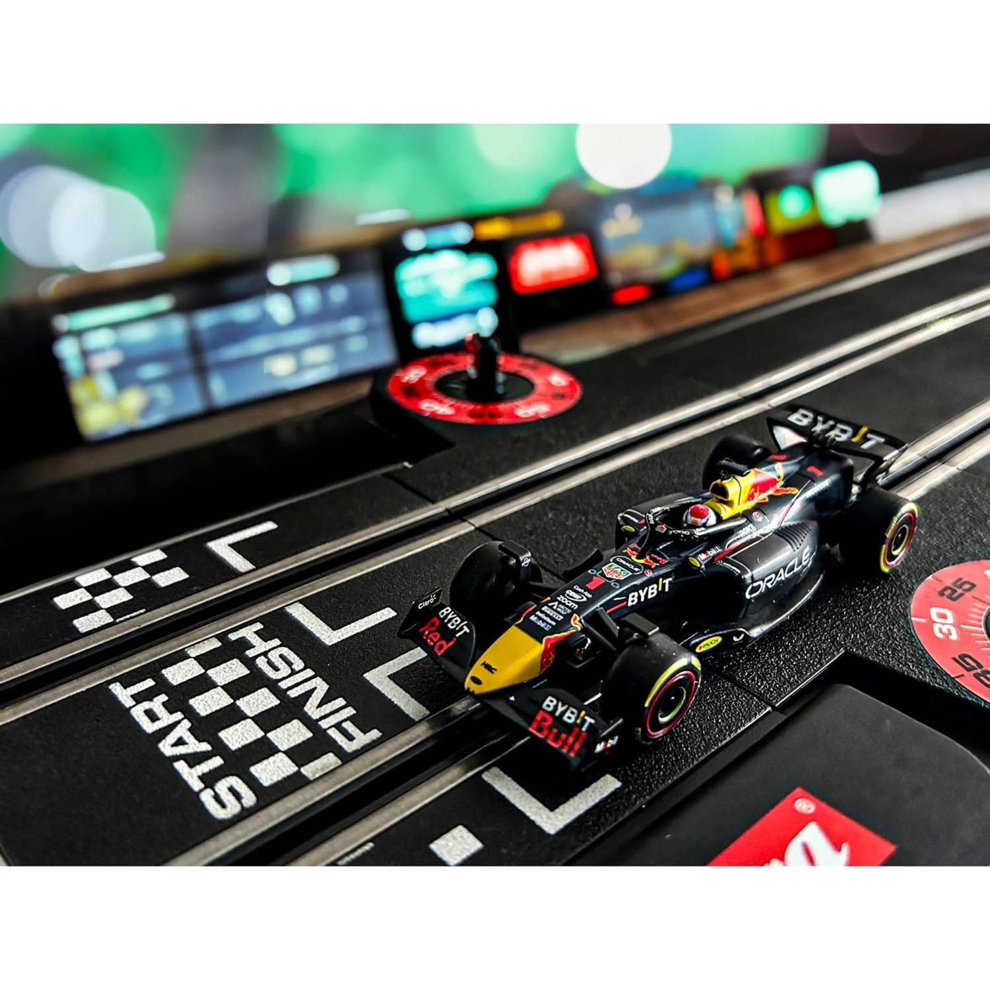 Carrera GO 1:43 - Oracle Red Bull Racing RB19 M Verstappen No.1 - Slot Car