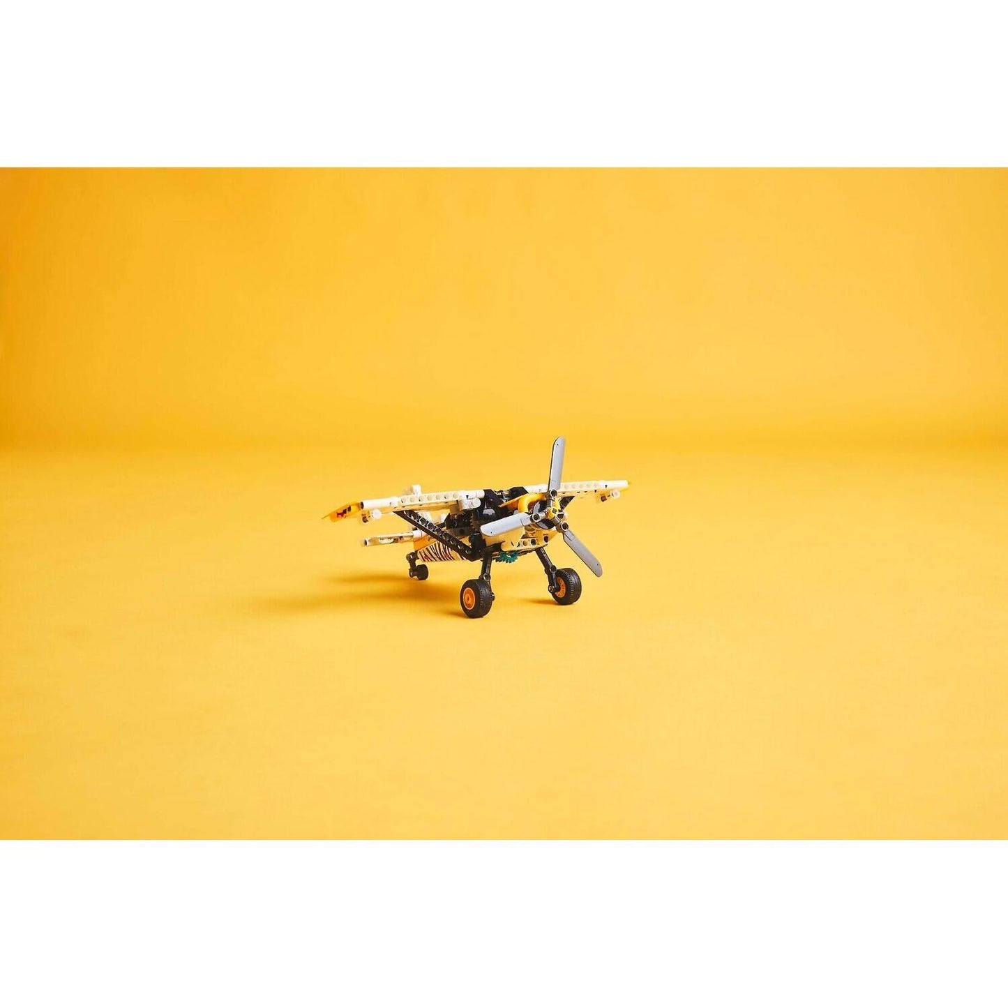 LEGO 42198 Bush Plane - Technic