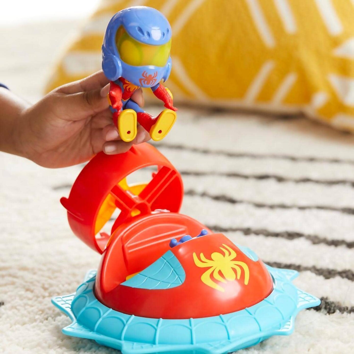 Marvel - Spidey And His Amazing Friends Web-spinners Spidey With Hover Spinner Toy Car - Hasbro