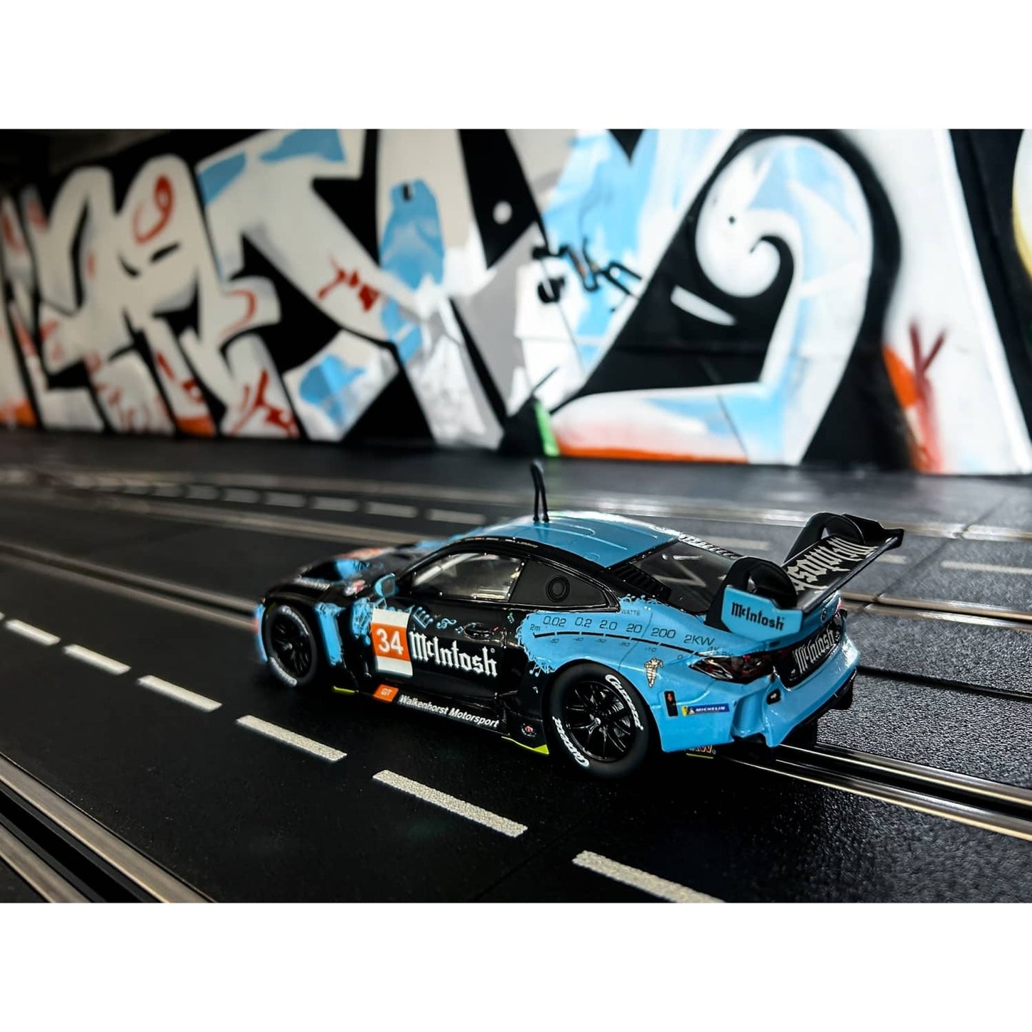 Carrera - Digital 1:32 BMW M4 GT3 Walkenhorst Motorsport No.34 Slot Car Also Suits Scalextric
