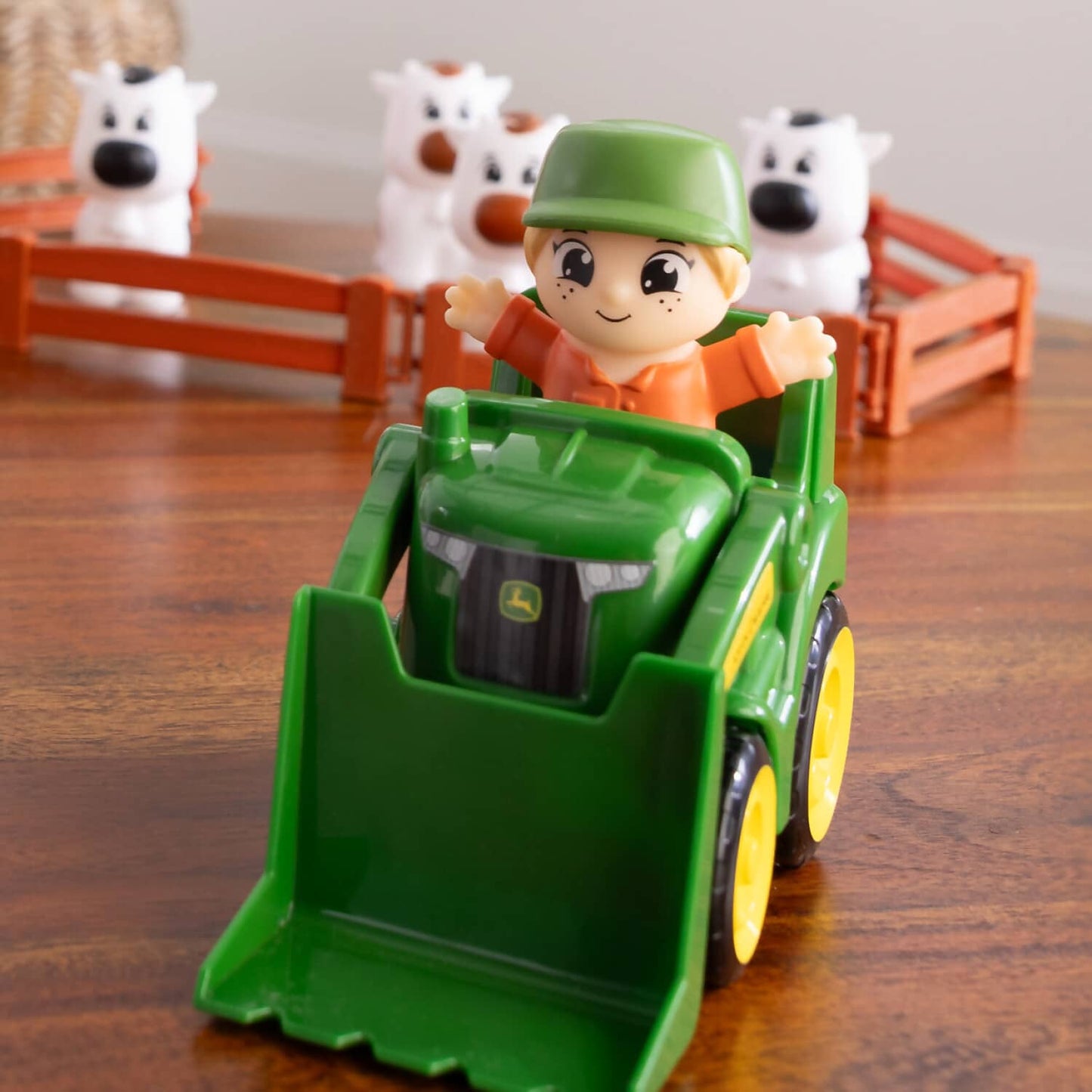 John Deere - The Cows Are Out Farm Toy Playset