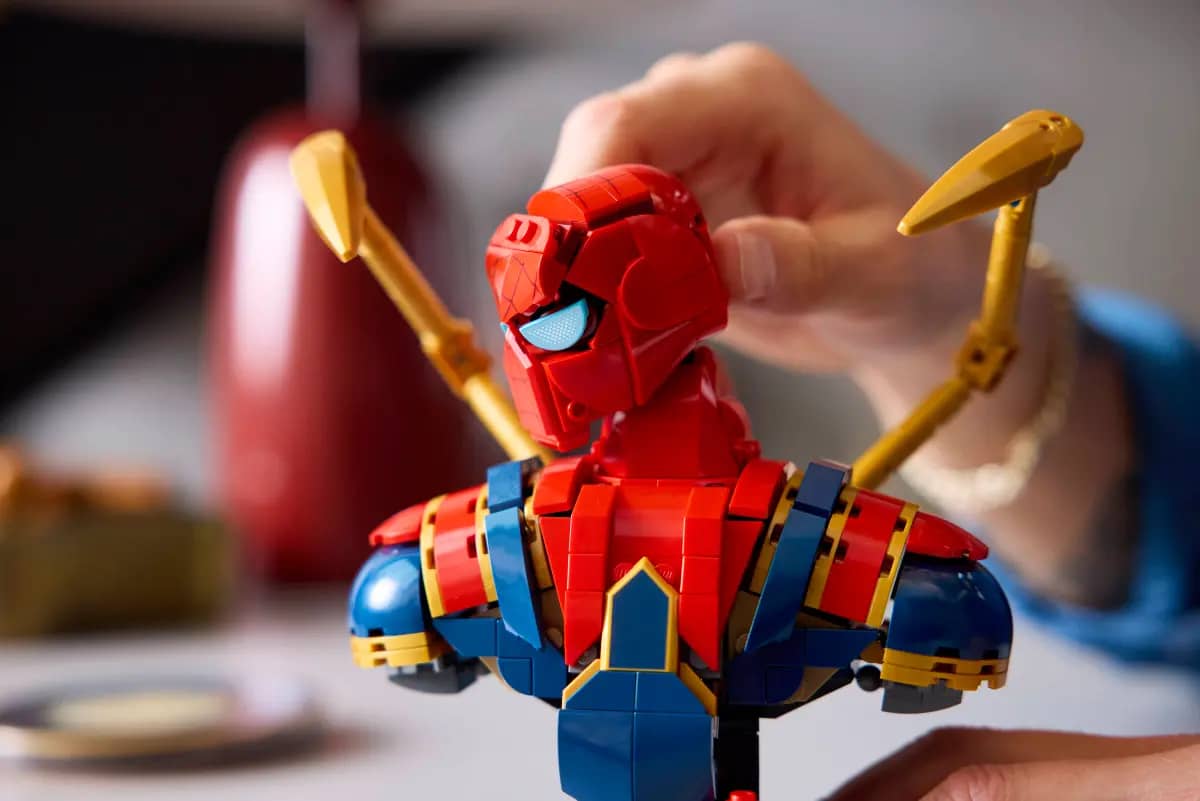 LEGO 76326 Iron Spider-Man Bust - Marvel Super Heroes