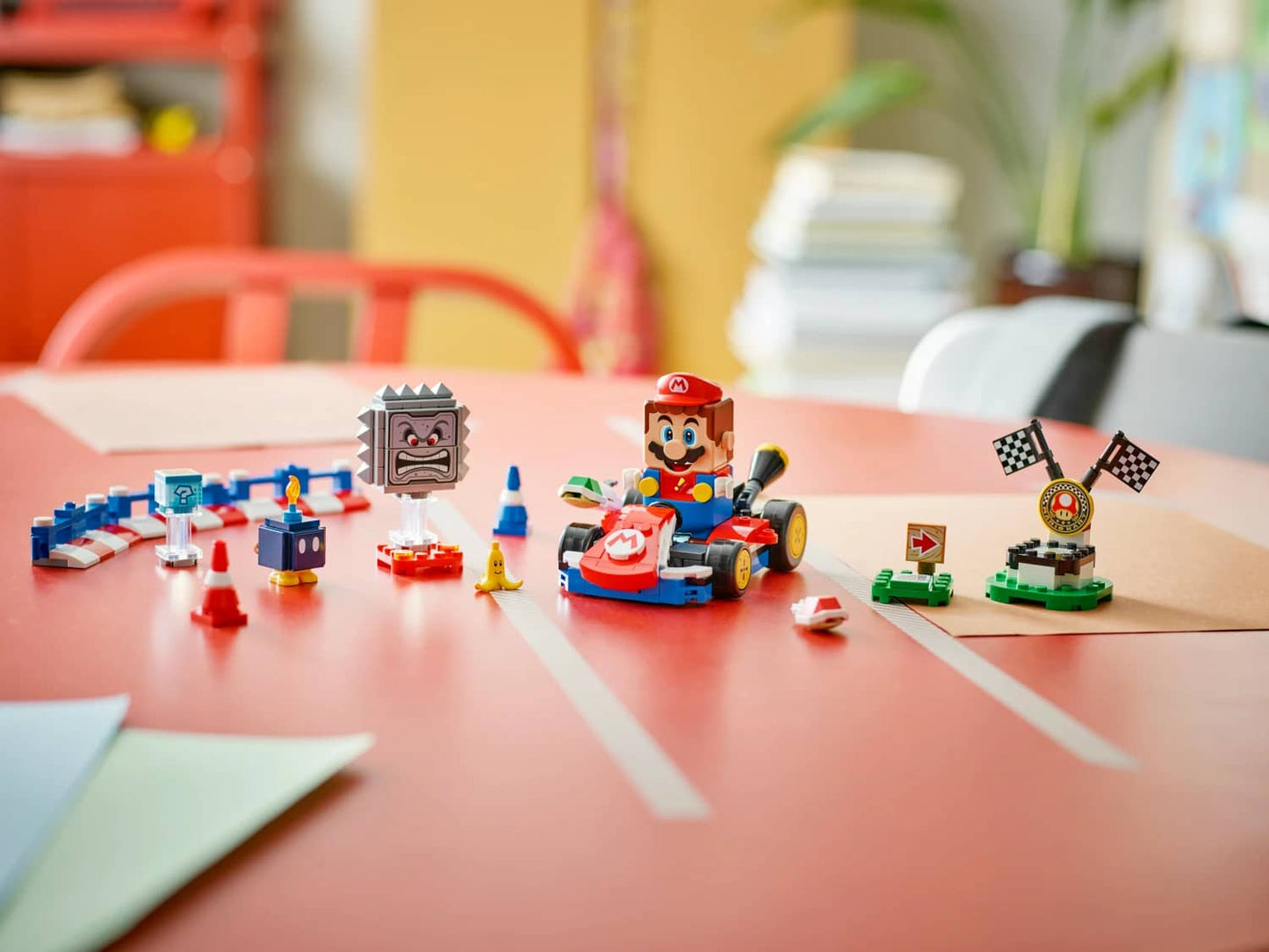 LEGO 72043 Mario Kart™ – Interactive LEGO® Mario™ & Standard Kart - Super Mario
