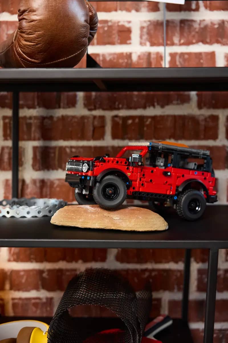 LEGO 42213 Ford Bronco® SUV - Technic