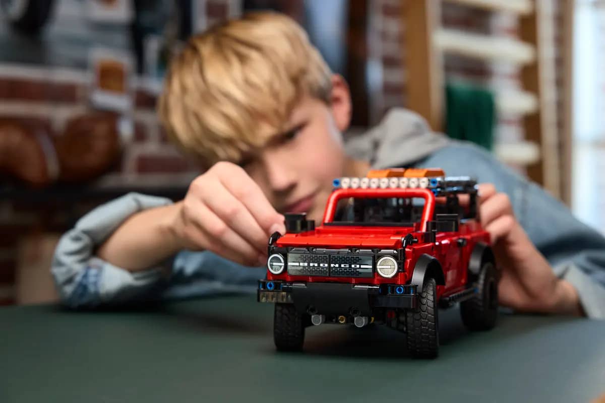 LEGO 42213 Ford Bronco® SUV - Technic