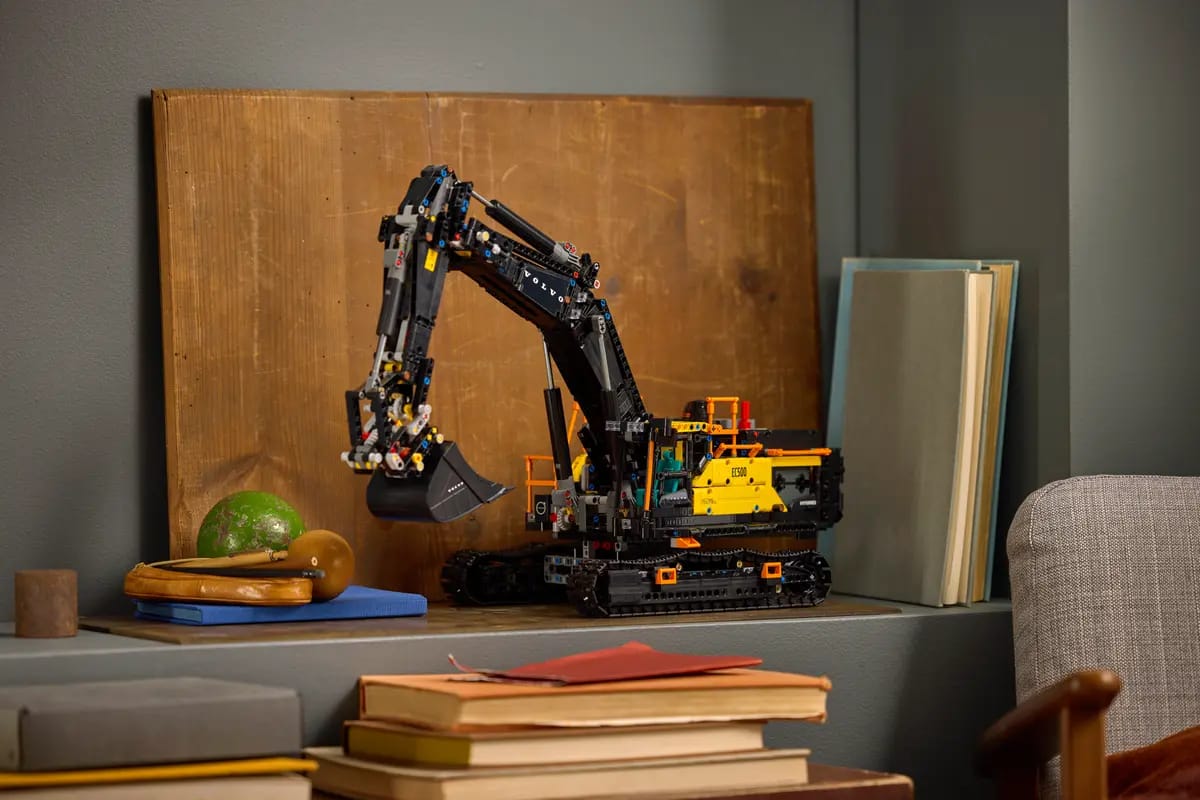 LEGO 42215 Volvo EC500 Hybrid Excavator - Technic