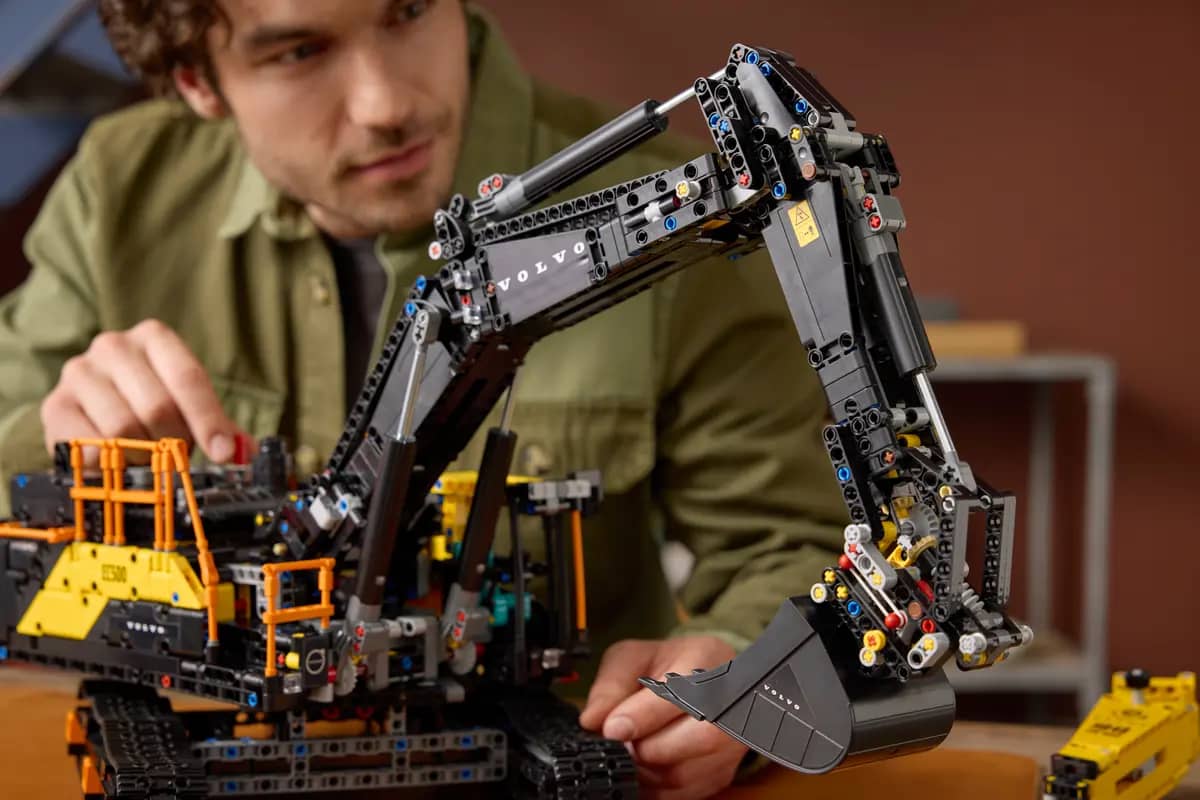 LEGO 42215 Volvo EC500 Hybrid Excavator - Technic