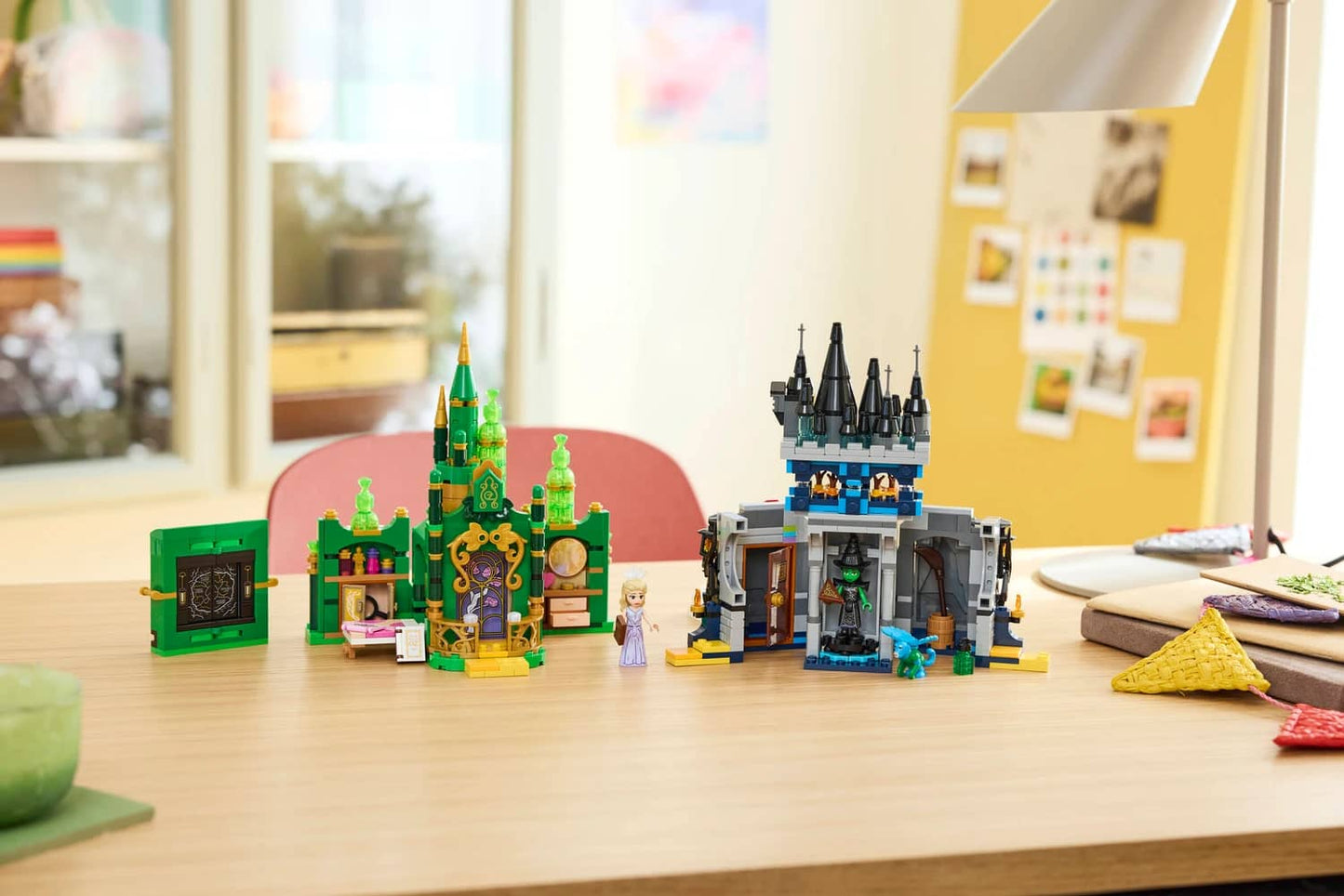 LEGO 75689 Emerald City & Kiamo Ko Castle - Wicked