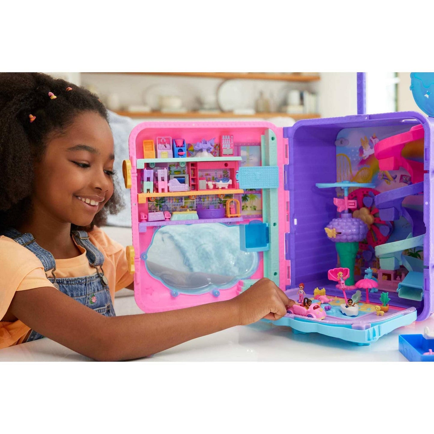 Polly Pocket - Dolls Pollyville Resort Roll Away Playset