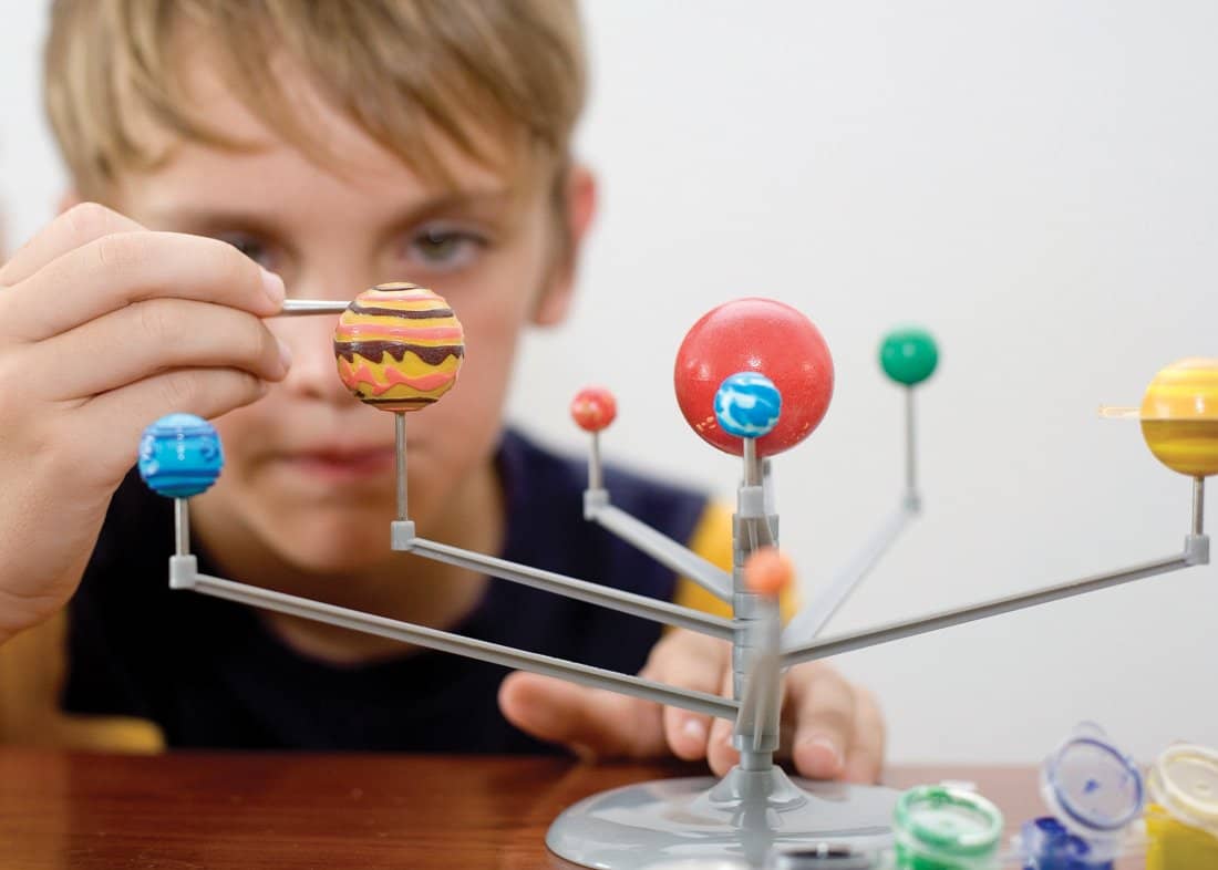 4m - Solar System Planetarium Glow Model Kit