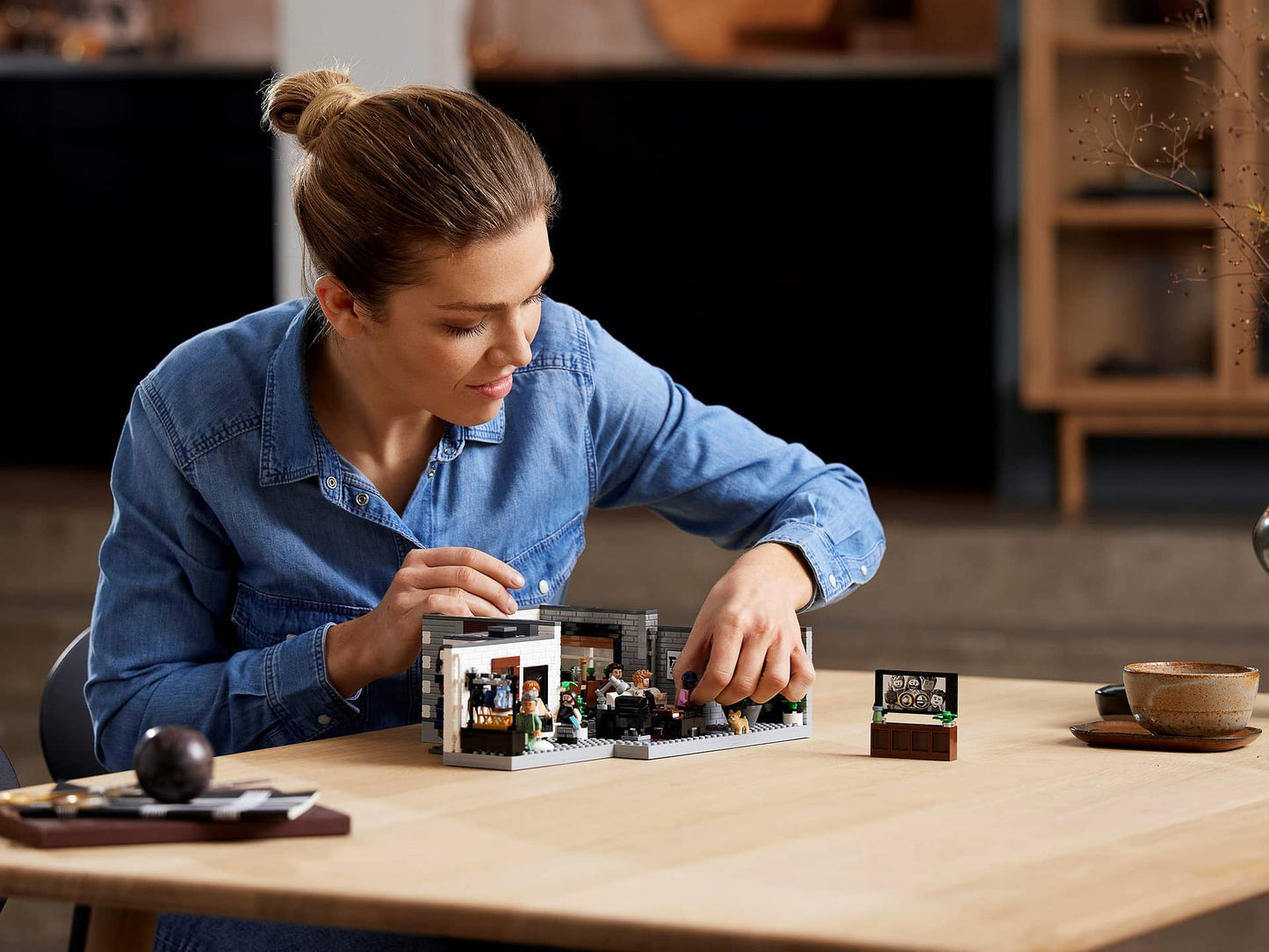 LEGO 10291 Queer Eye The Fab 5 Loft - ICONS