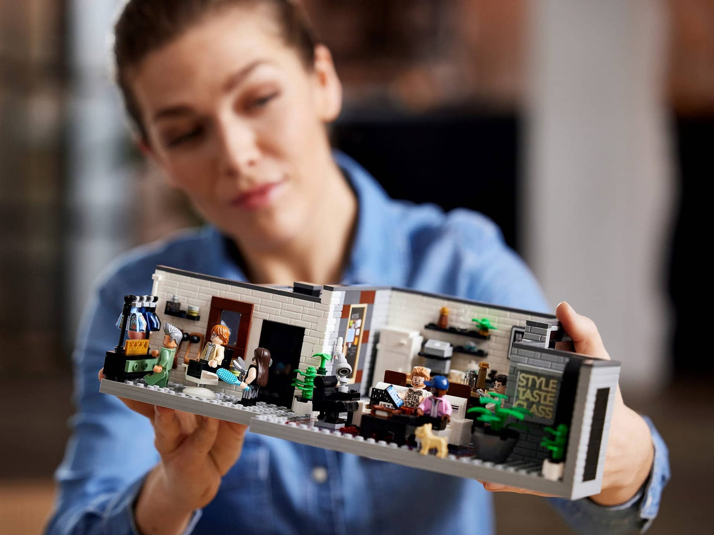 LEGO 10291 Queer Eye The Fab 5 Loft - ICONS