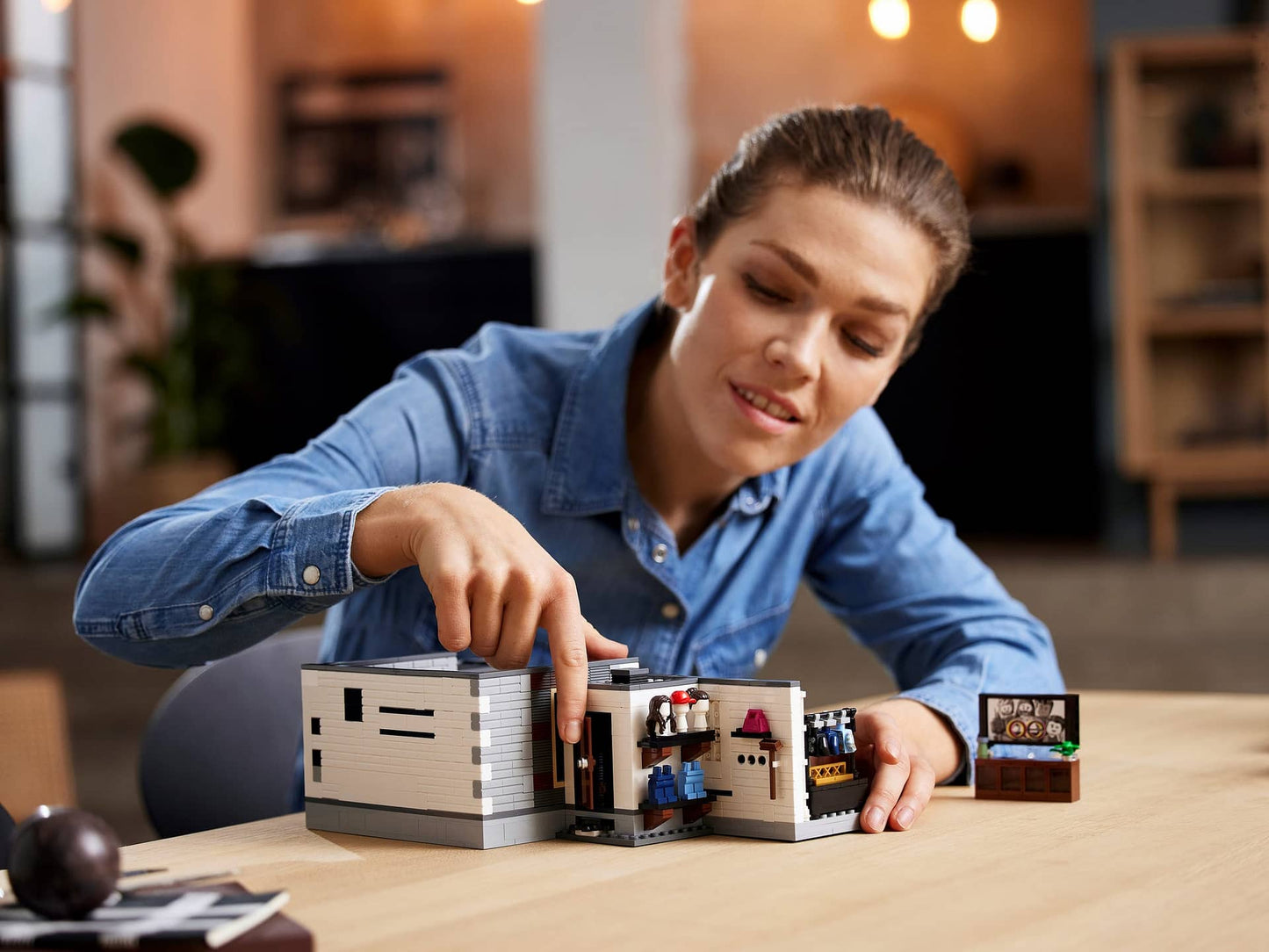 LEGO 10291 Queer Eye The Fab 5 Loft - ICONS