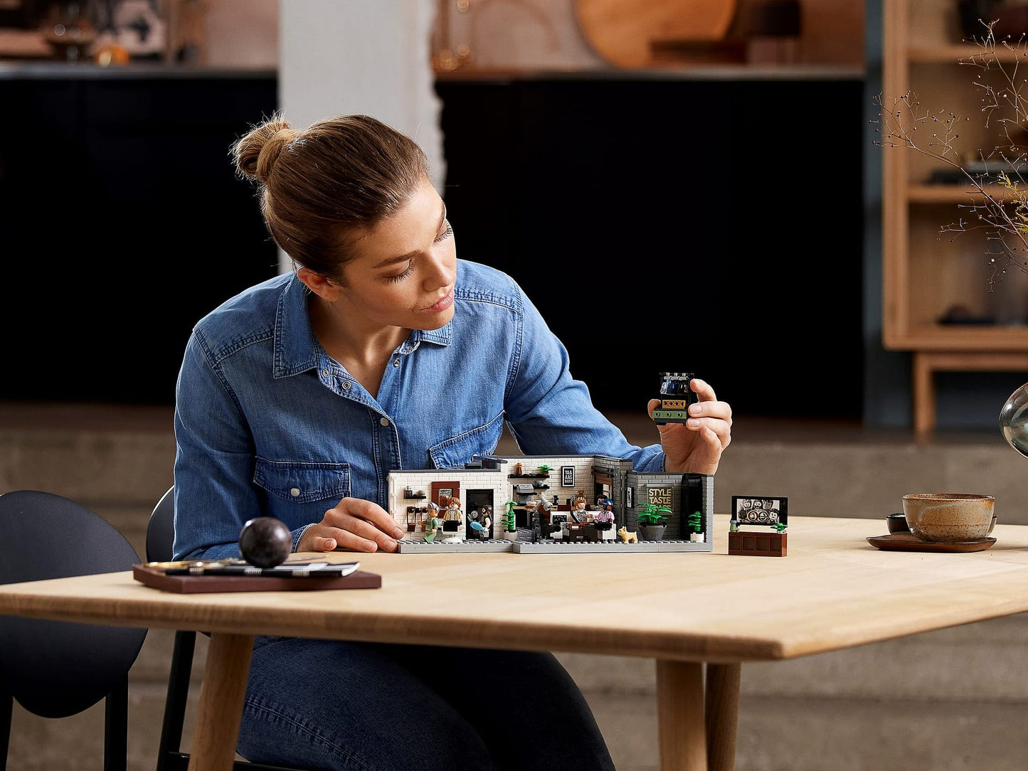 LEGO 10291 Queer Eye The Fab 5 Loft - ICONS