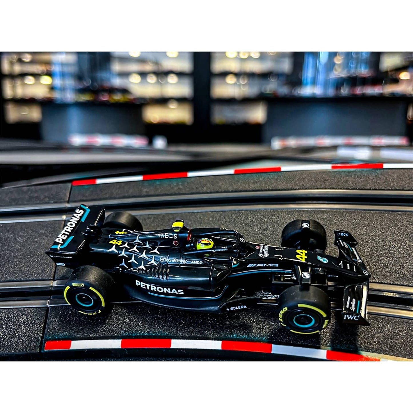 Carrera GO 1:43 - Mercedes AMG F1 W14 E Performance L Hamilton No.44 - Slot Car