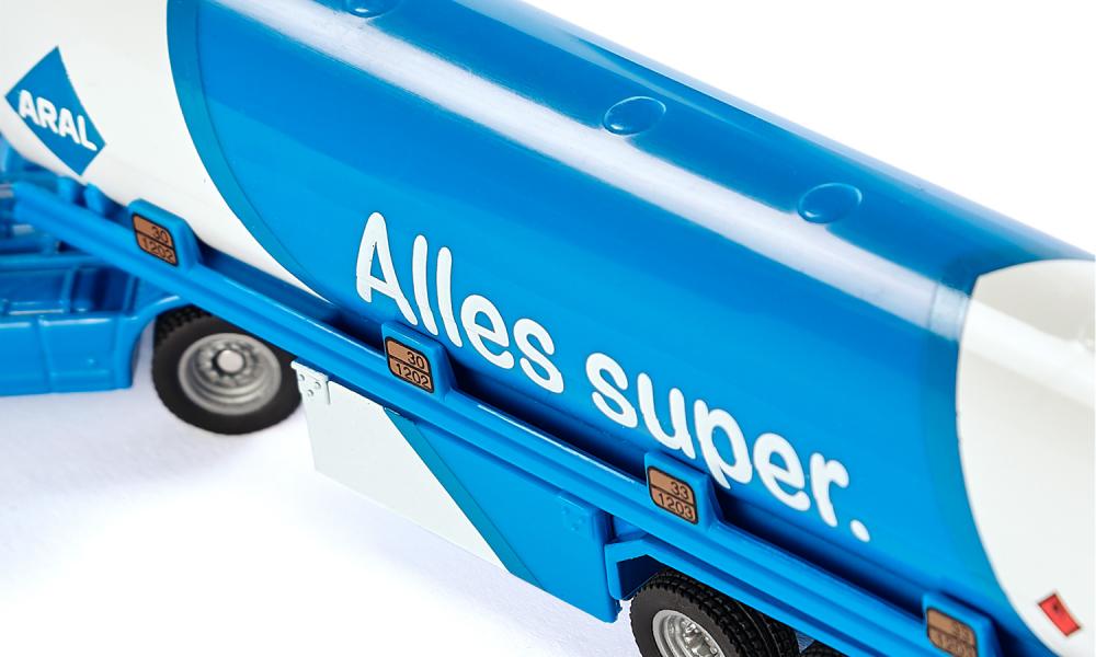 Siku - Articulated Tanker Truck With Tandem Trailer – 1:87 Scale Die-Cast Fuel Transport Model