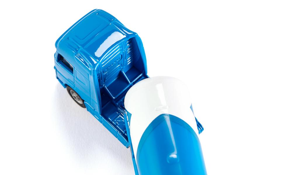 Siku - Articulated Tanker Truck With Tandem Trailer – 1:87 Scale Die-Cast Fuel Transport Model