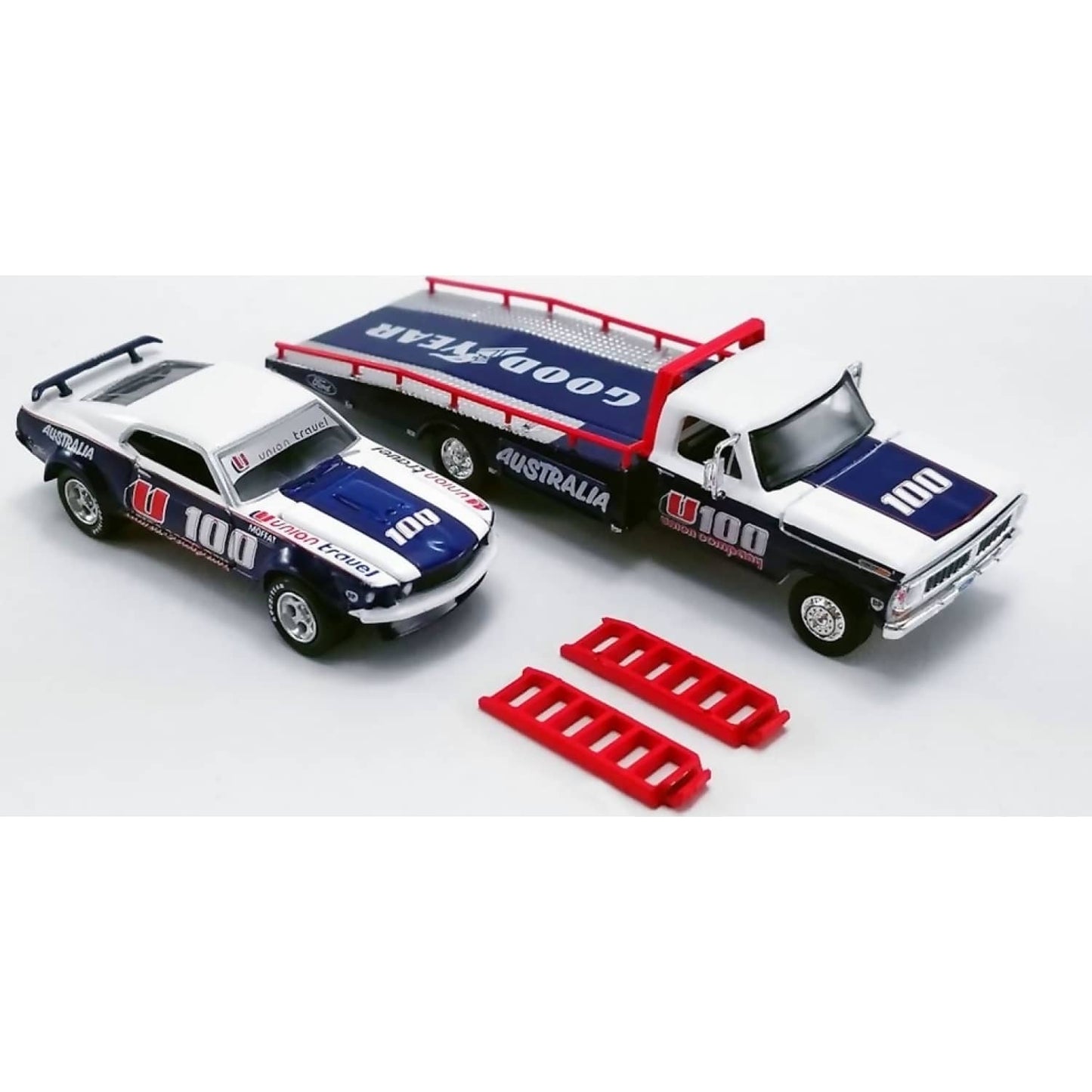DDA Collectibles 1:24 Scale - Allan Moffat U100 Brut livery 1969 Trans Am Mustang with Ford F-350 Ramp Truck