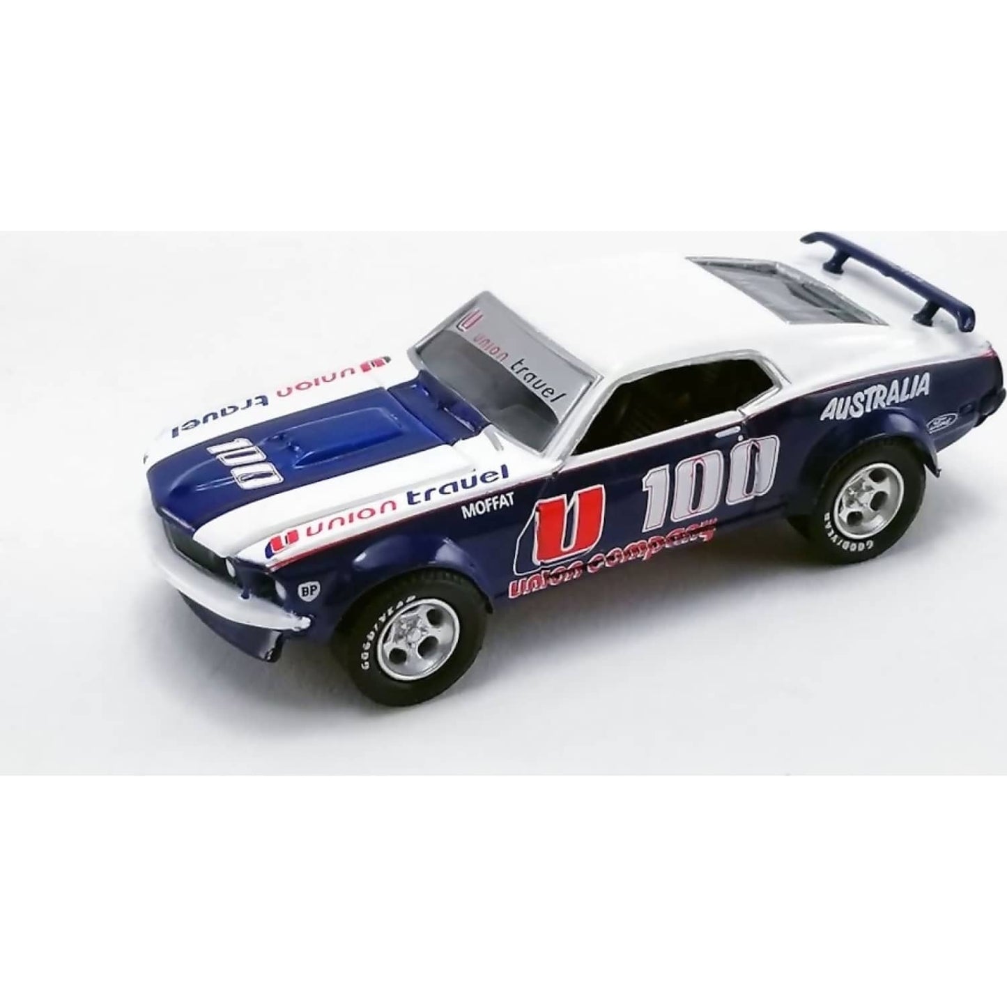 DDA Collectibles 1:24 Scale - Allan Moffat U100 Brut livery 1969 Trans Am Mustang with Ford F-350 Ramp Truck