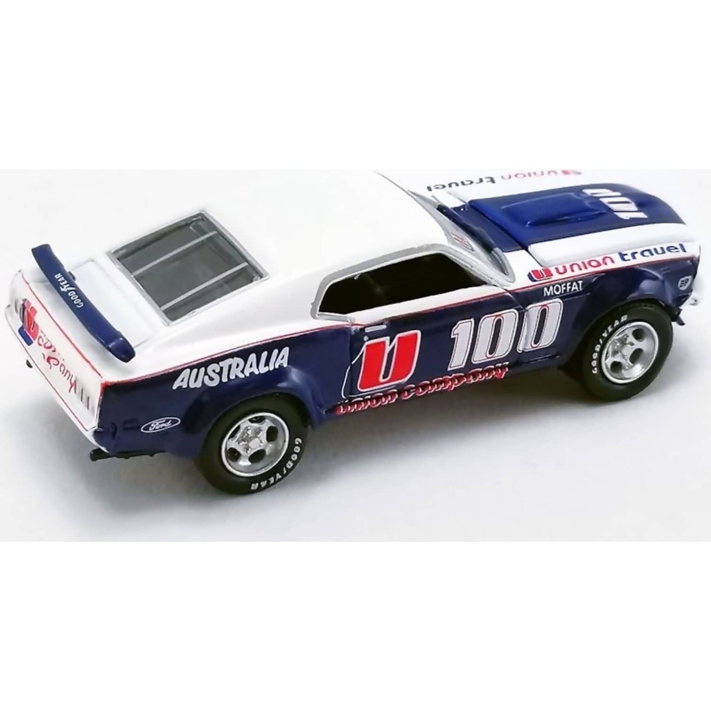 DDA Collectibles 1:24 Scale - Allan Moffat U100 Brut livery 1969 Trans Am Mustang with Ford F-350 Ramp Truck
