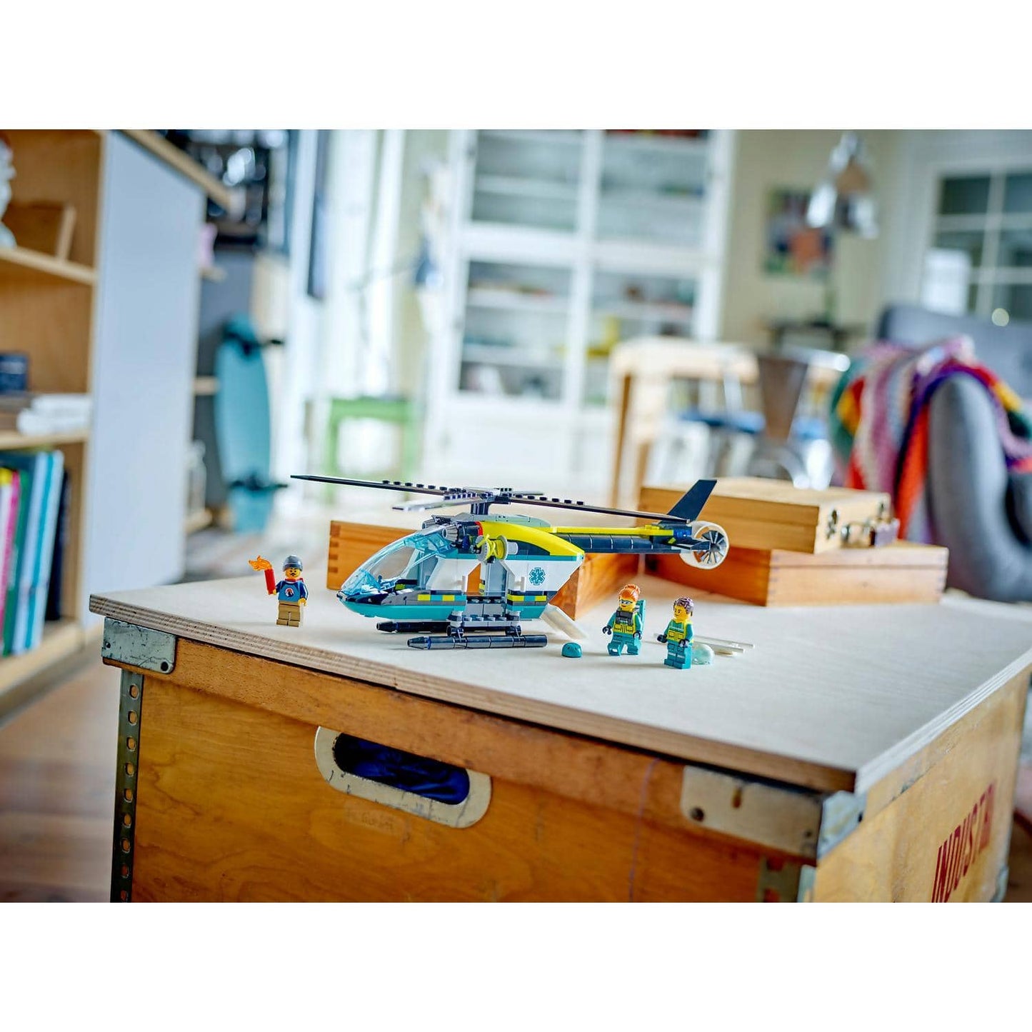 LEGO 60405 Emergency Rescue Helicopter - City