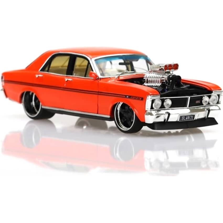 DDA Collectibles 1:24 Scale - 1971 Custom Ford GT HO Blown & Slammed - Diecast Model