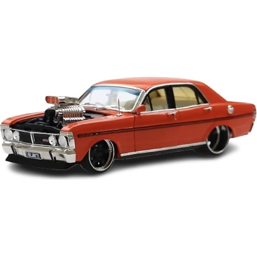 DDA Collectibles 1:24 Scale - 1971 Custom Ford GT HO Blown & Slammed - Diecast Model