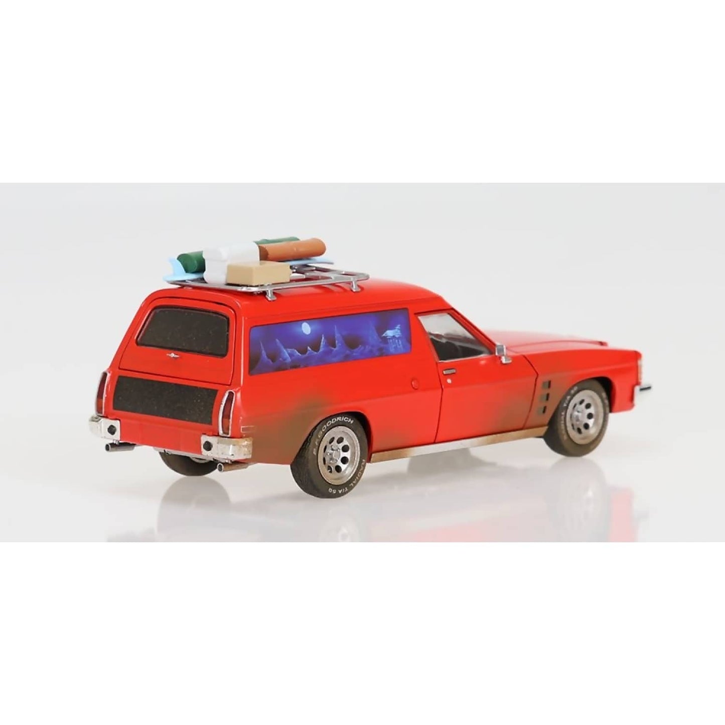 DDA Collectibles 1:24 Scale - Max's 1975 HJ Holden Sandman Panelvan Dirty Version Movie Fully Detailed Opening Doors Bonnet Tailgate Roof Rack - Diecast Model