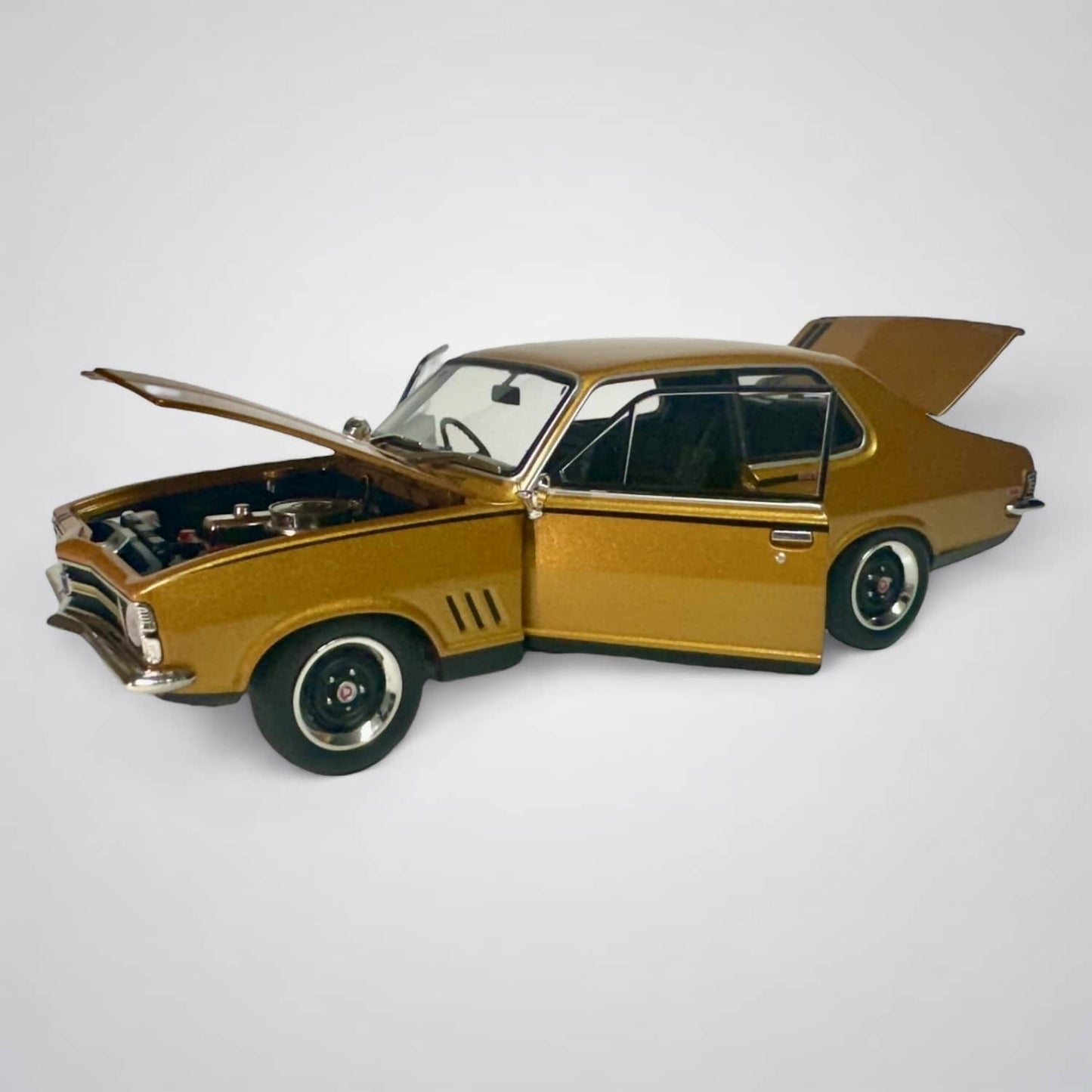 DDA Collectibles 1:24 Scale - Holden Torana LC GTR Hermes Yellow - Diecast Model