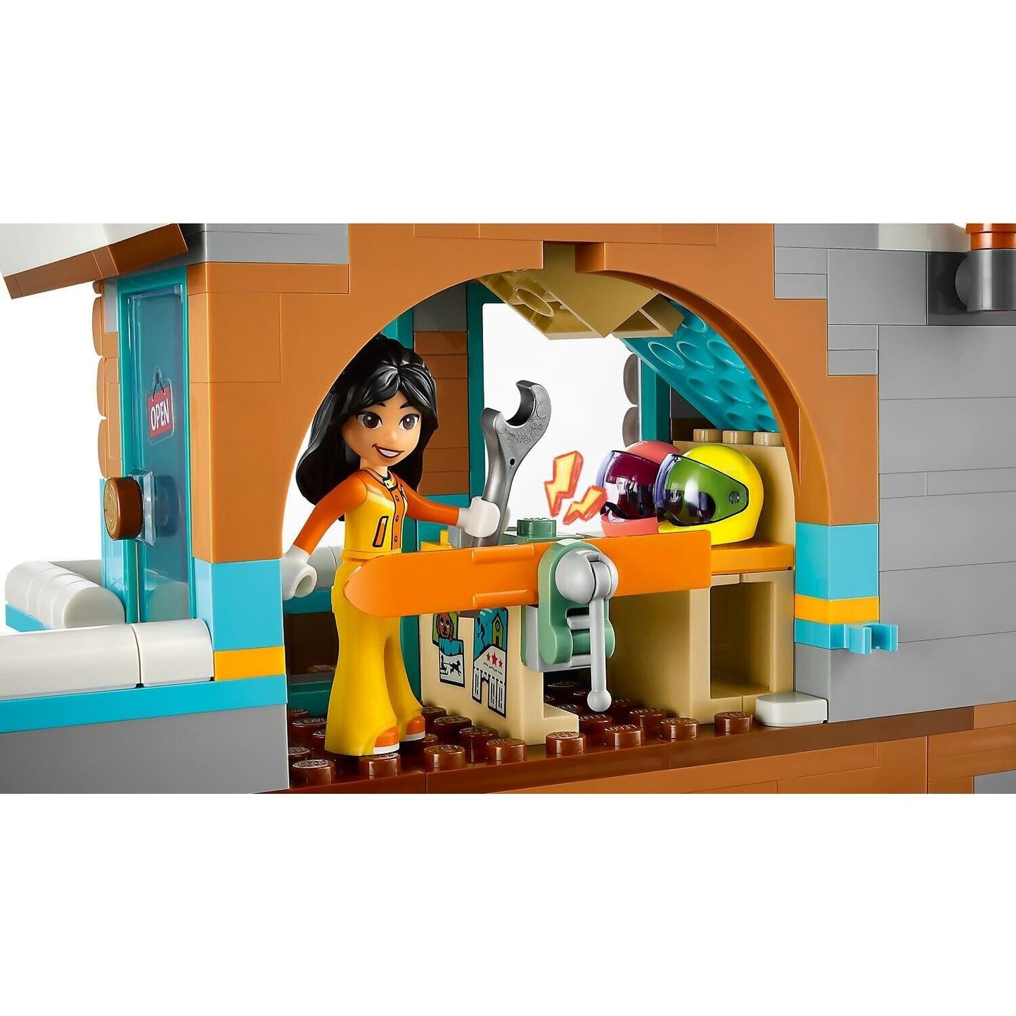 LEGO 41756 Holiday Ski Slope and Cafe - Friends