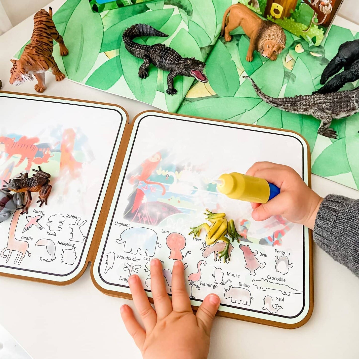 Mieredu - Magic Water Doodle Book Forest Animals