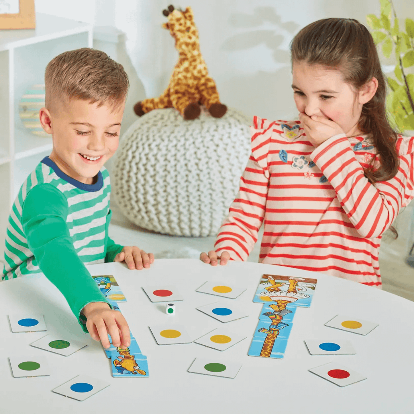 Orchard Toys - Giraffes in Scarves Game