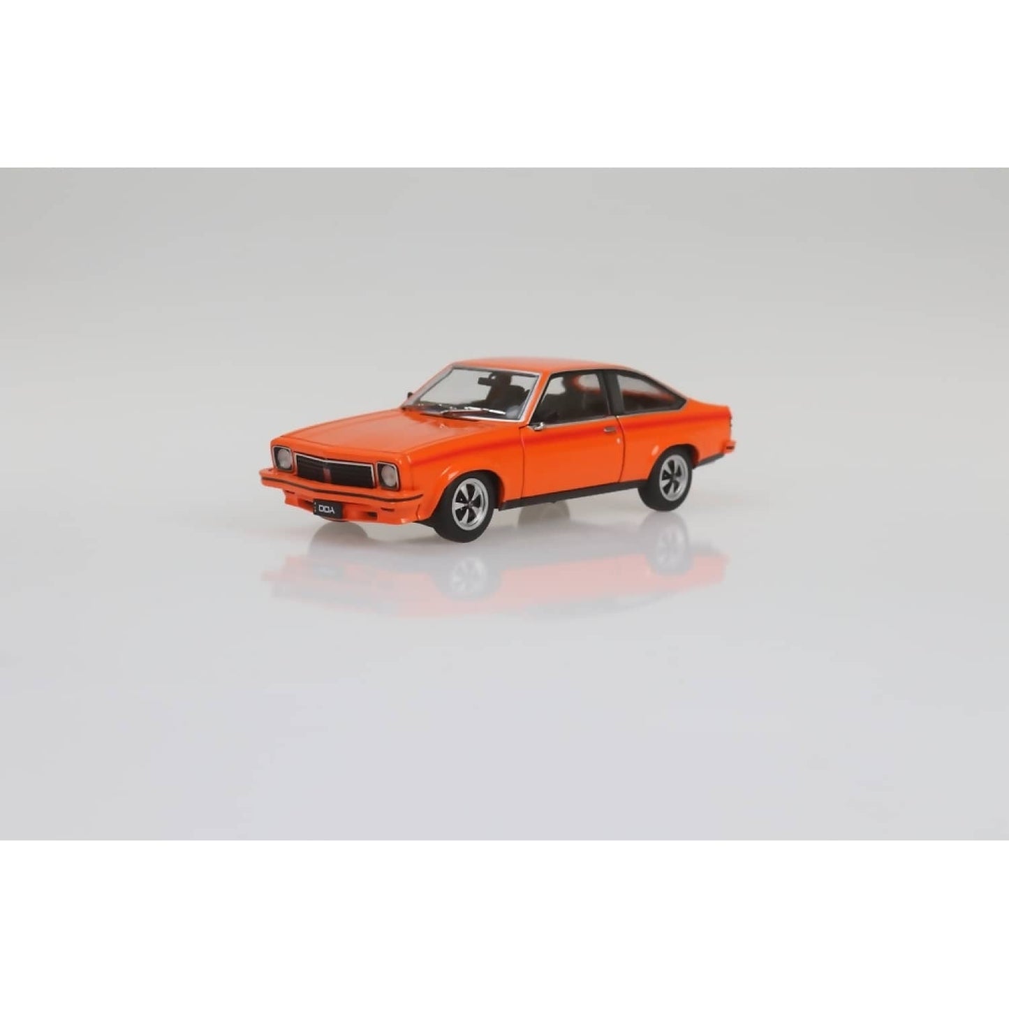 DDA Collectibles 1:24 Scale - LX SS Holden Torana 6 Cylinder - Diecast Model