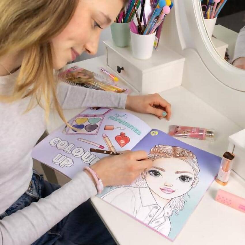 Topmodel - Colouring Book Beauty Fun