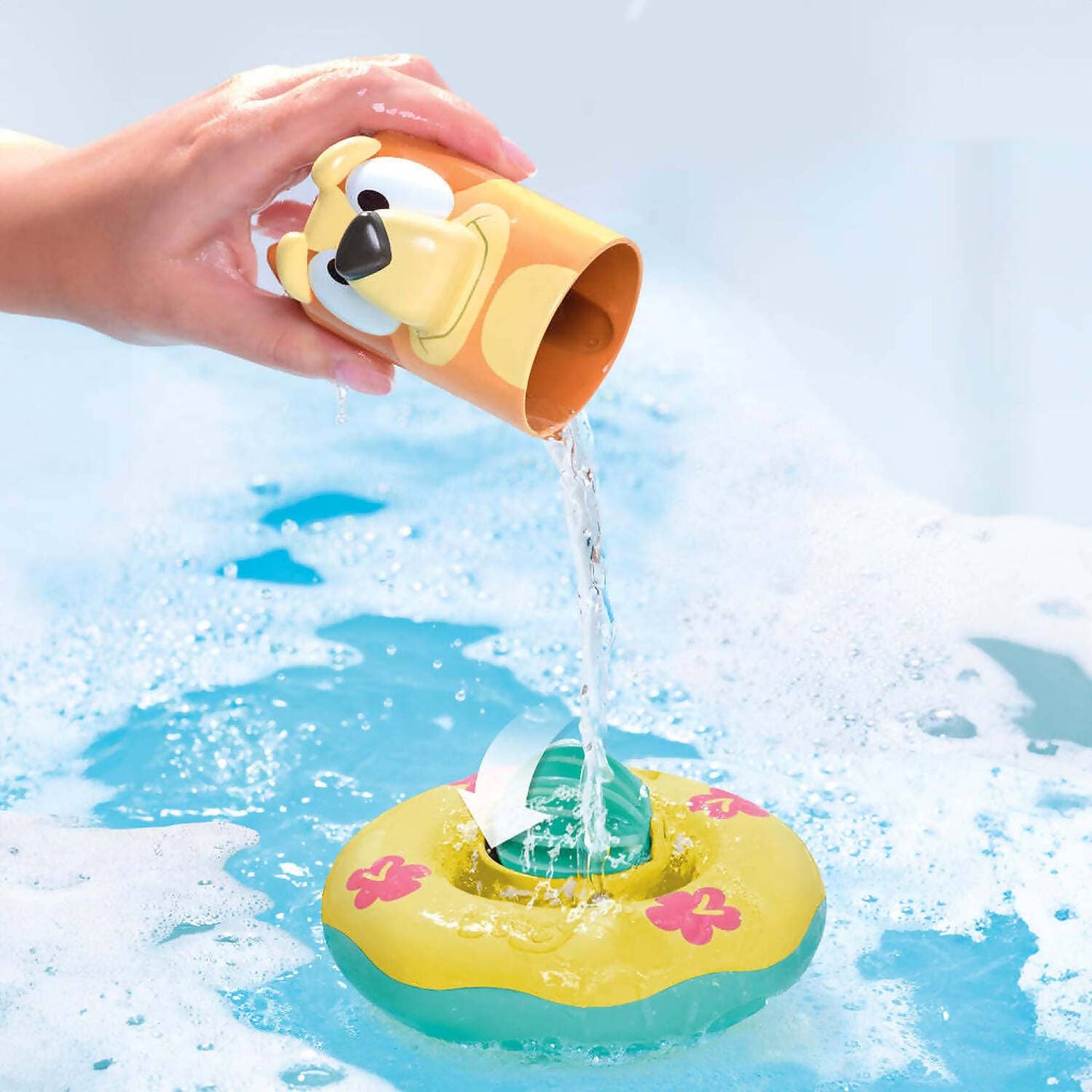 Tomy -  Toomies - Splash & Float Bluey & Bingo 2-in-1 Water Toys