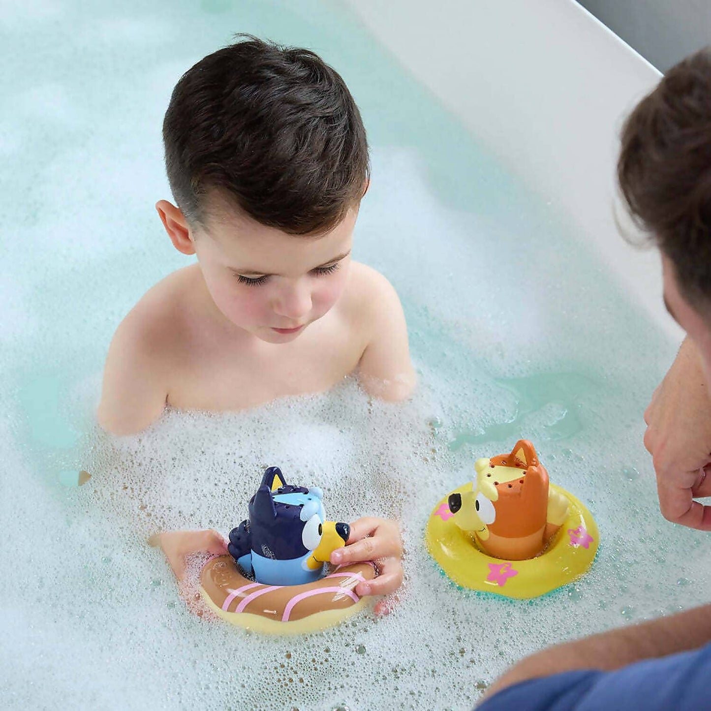 Tomy -  Toomies - Splash & Float Bluey & Bingo 2-in-1 Water Toys
