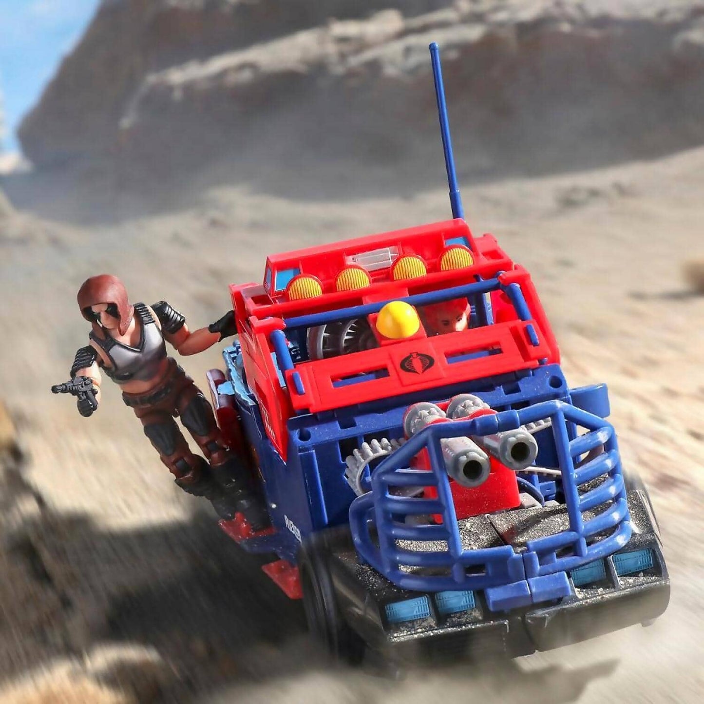 Transformers - Collaborative G.i. Joe Soundwave Dreadnok Thunder Machine Zartan & Zarana Toys - Hasbro