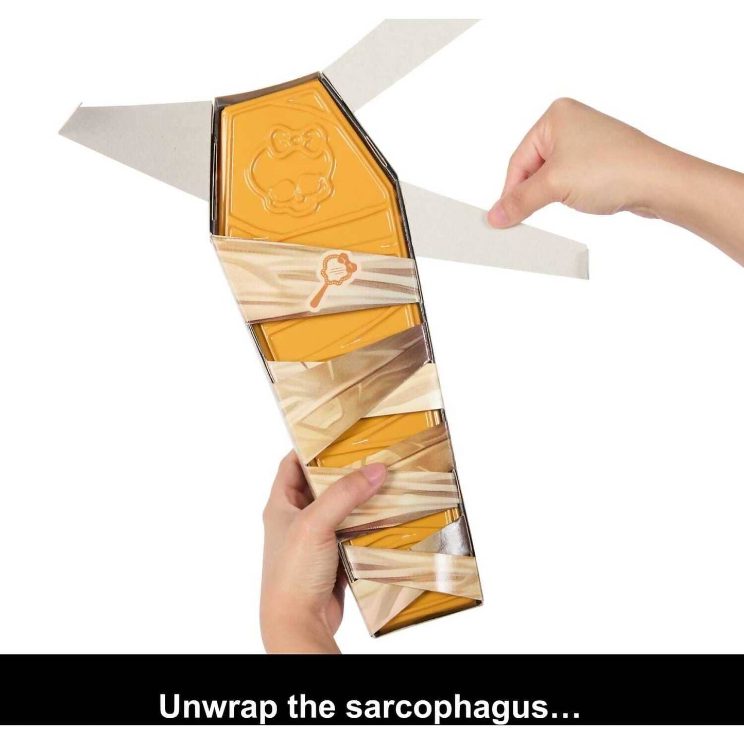 Monster High - Buried Secrets Surprise Dolls With Cozy Creepover Theme