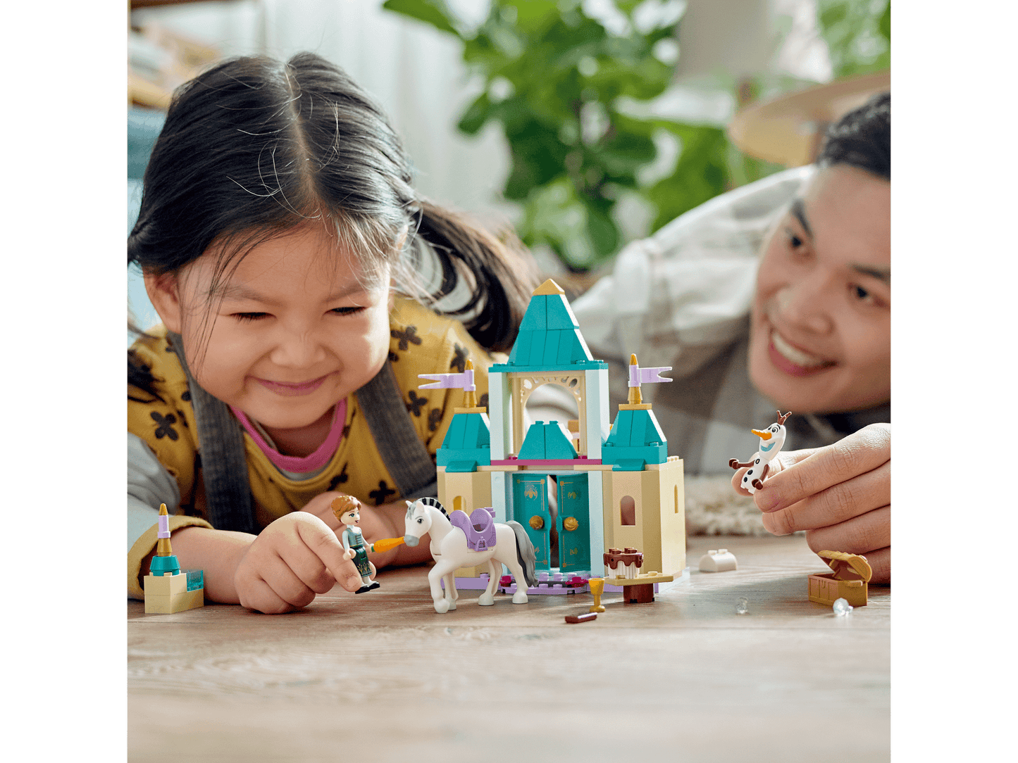 LEGO 43204 Anna and Olaf's Castle Fun - Disney Princess Frozen 4+