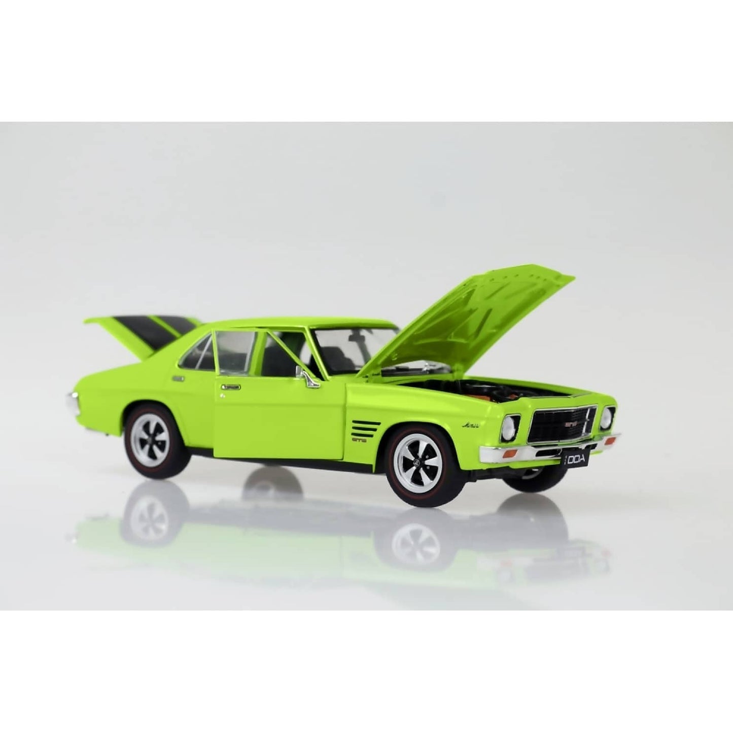 DDA Collectibles 1:24 Scale - 1971 Lime Green Holden HQ GTS - Diecast Model