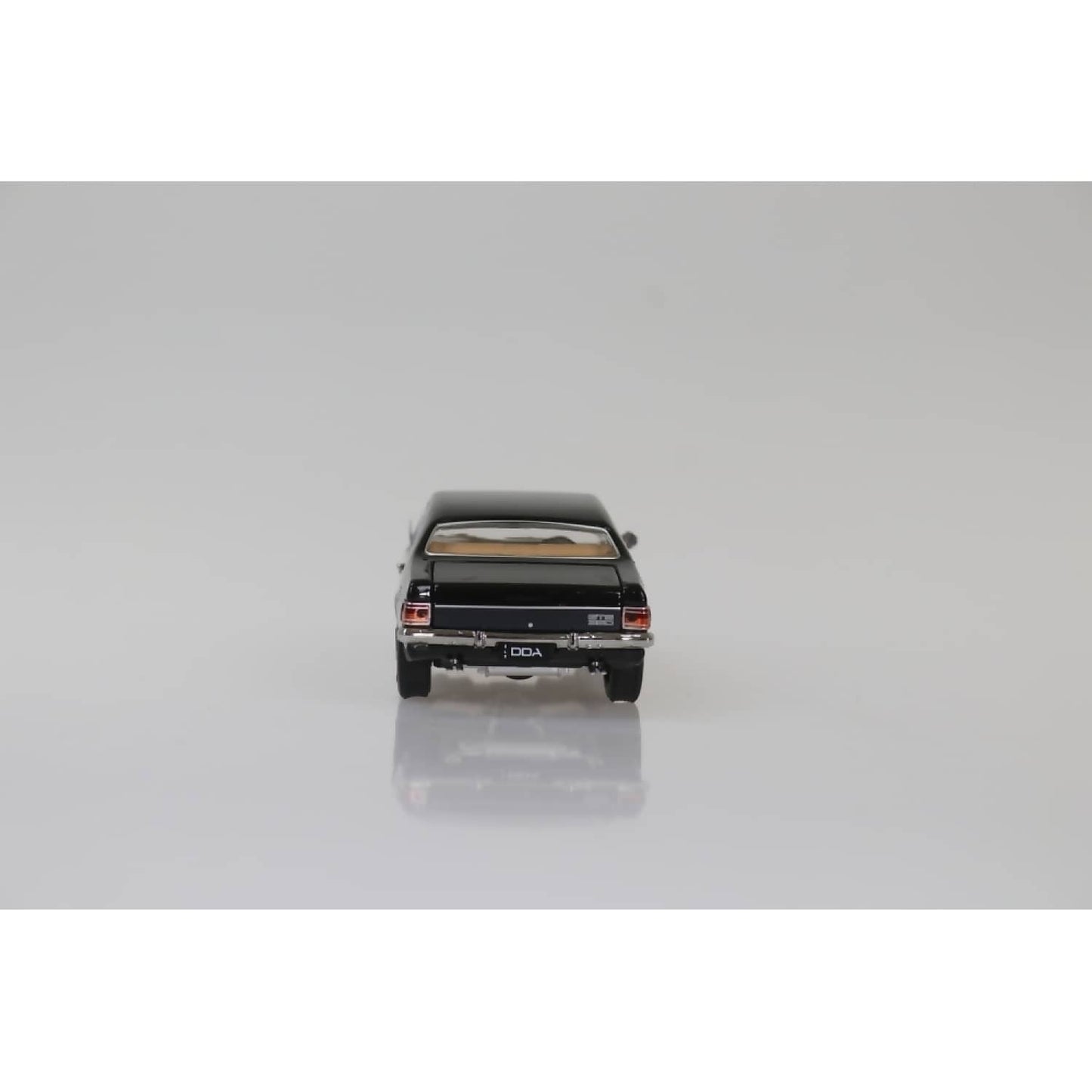 DDA Collectibles 1:32 Scale - 1970 Black HG Holden Monaro GTS 350 - Diecast Model