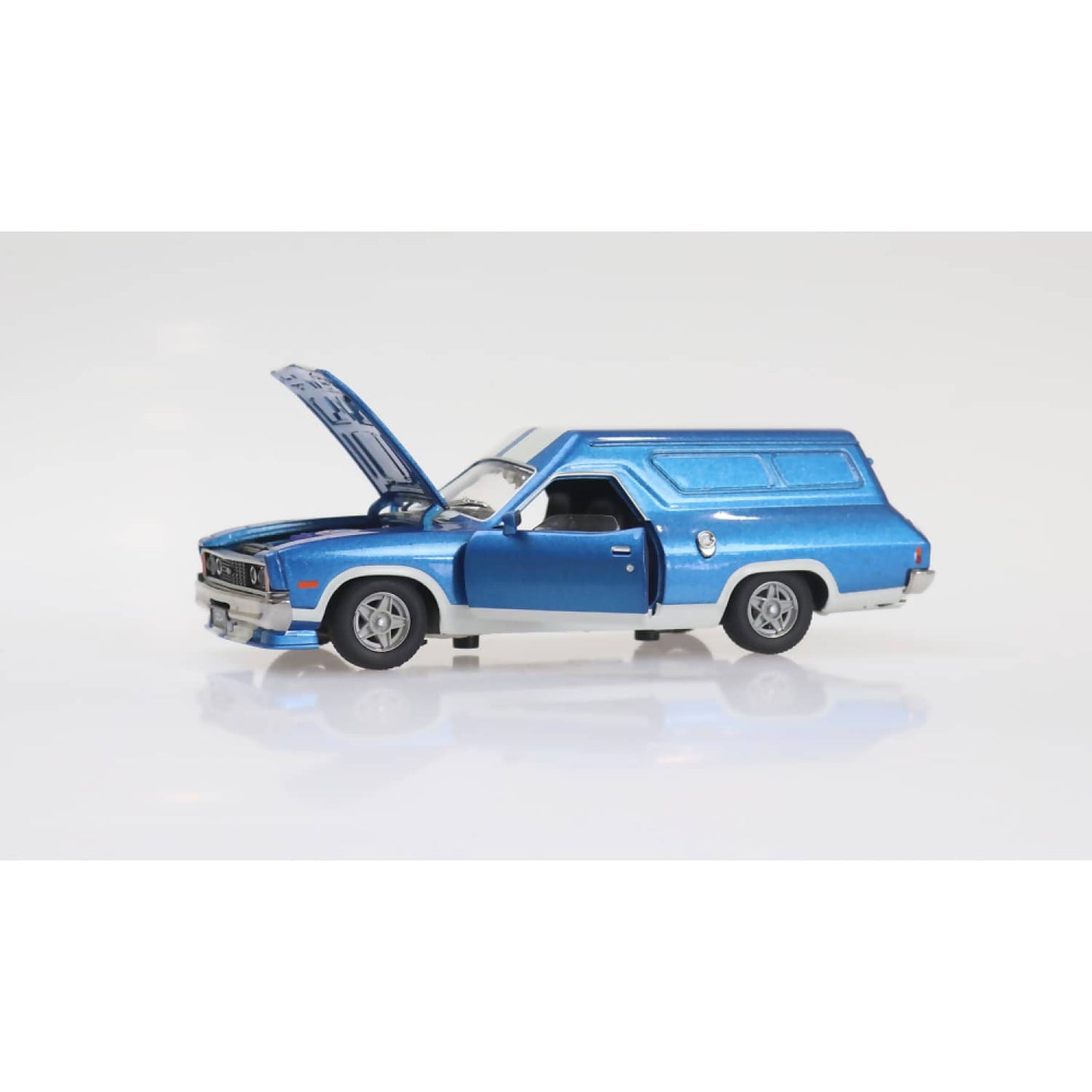 DDA Collectibles 1:32 Scale - Dark Blue White Stripes XC Panel Van - Diecast Model