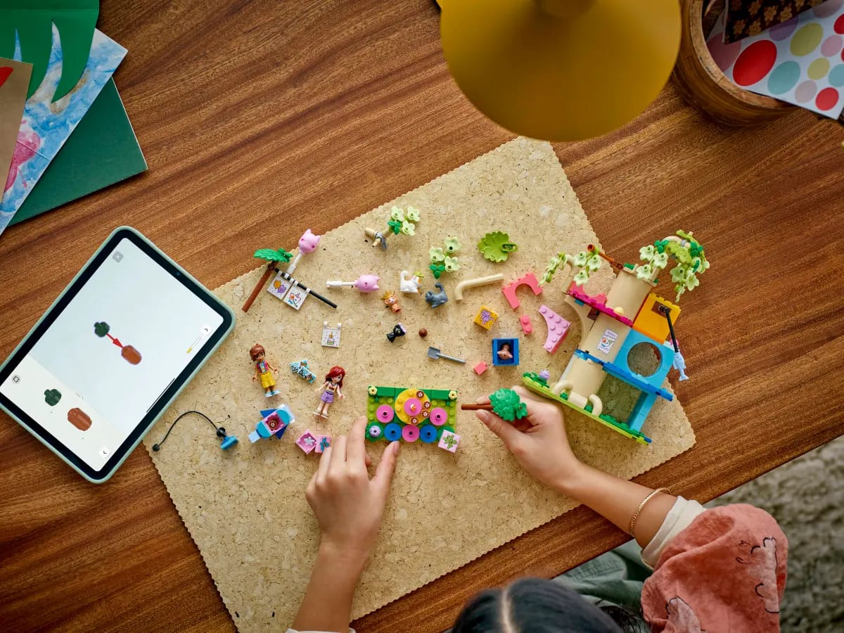 LEGO 42666 Cat Birthday Party & Tree House - Friends