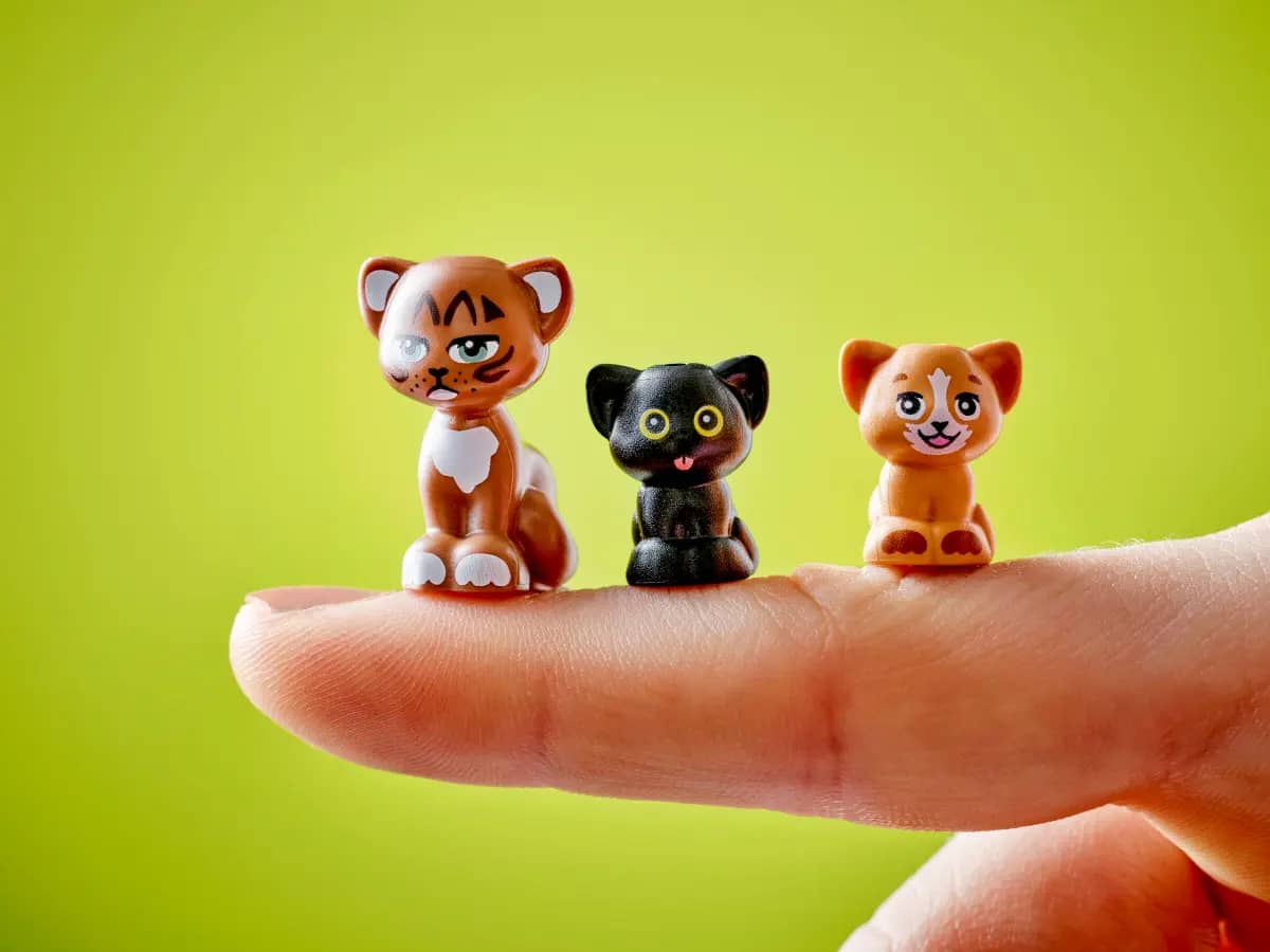 LEGO 42666 Cat Birthday Party & Tree House - Friends