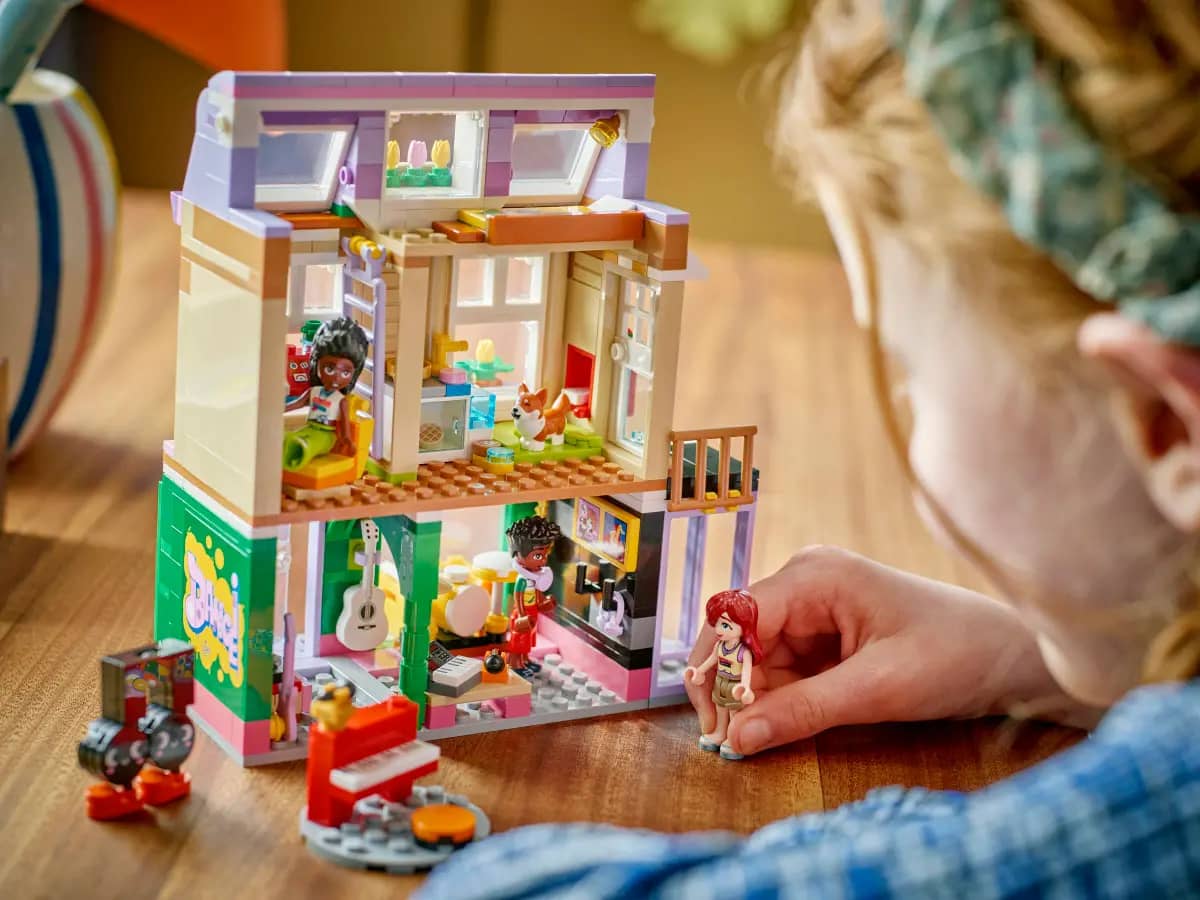 LEGO 42653 Music Store & Apartment - Friends