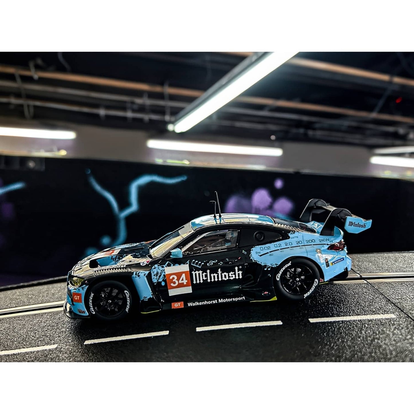 Carrera - Digital 1:32 BMW M4 GT3 Walkenhorst Motorsport No.34 Slot Car Also Suits Scalextric