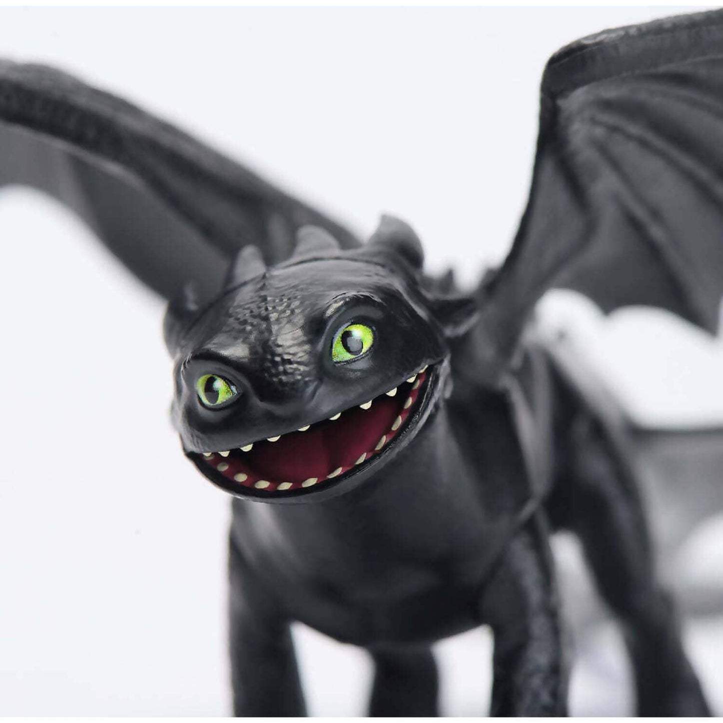 Dreamworks - How To Train Your Dragon Toothless Moving Wings 9-inch Figure - Spin Master