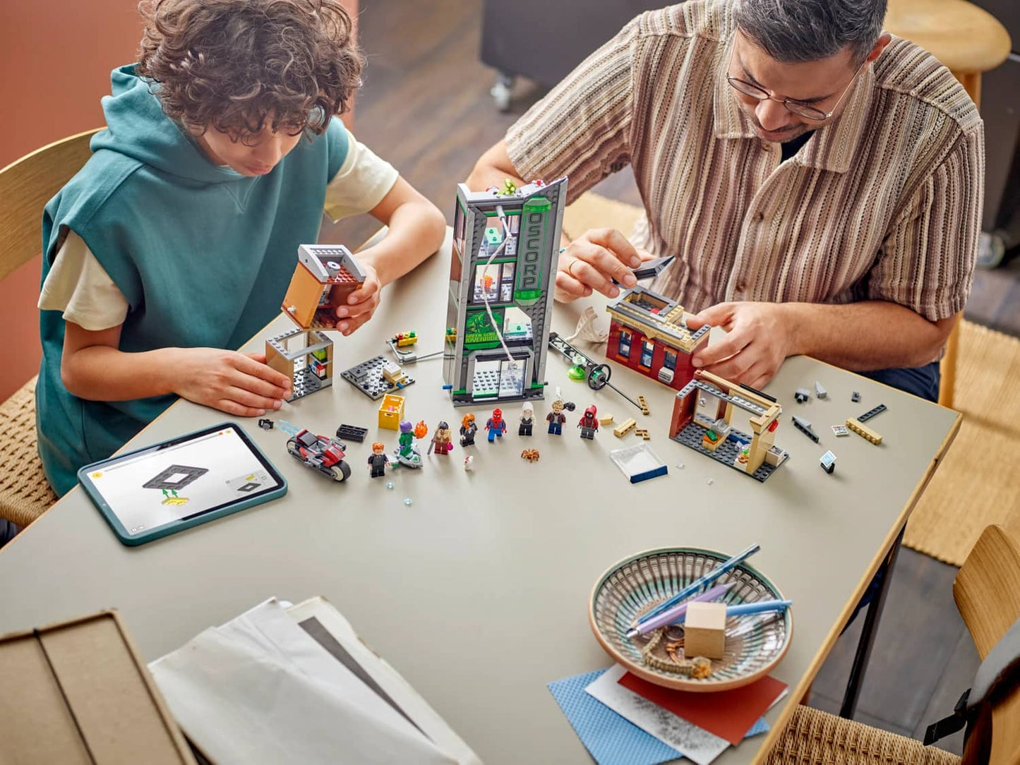 LEGO 76324 Spider-Man vs. Oscorp - Marvel Super Heroes